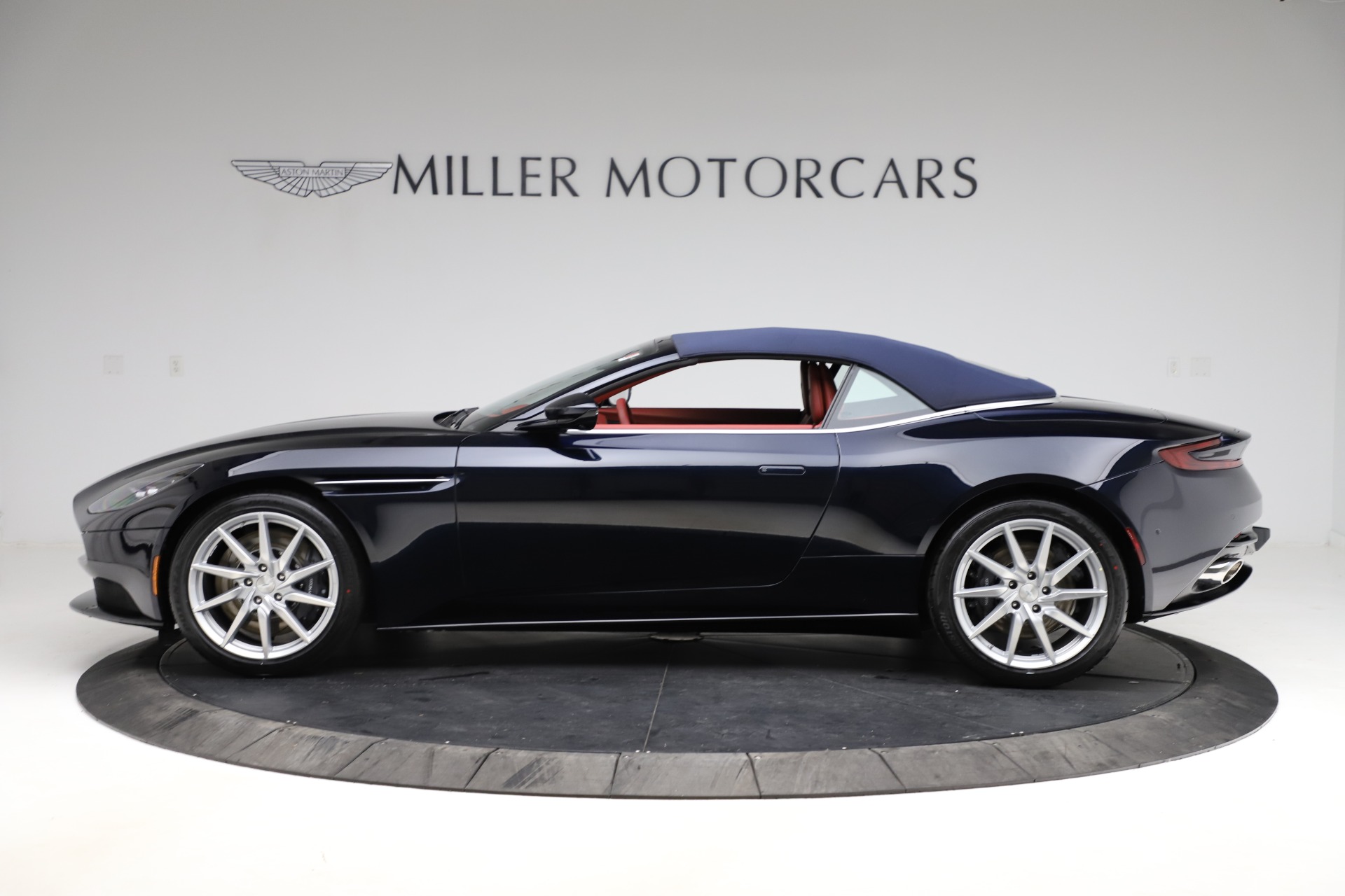 New-2021-Aston-Martin-DB11-Volante