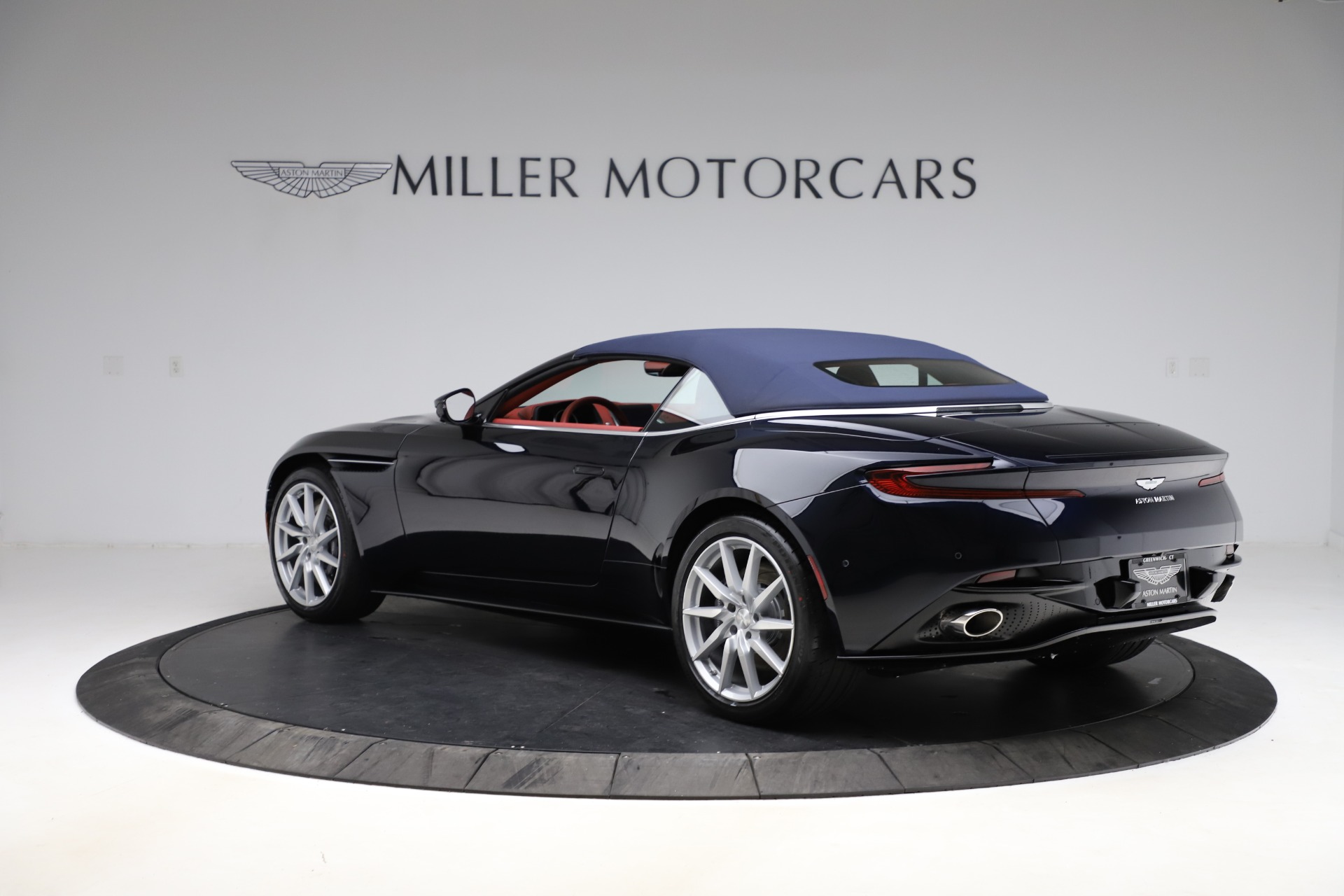 New-2021-Aston-Martin-DB11-Volante