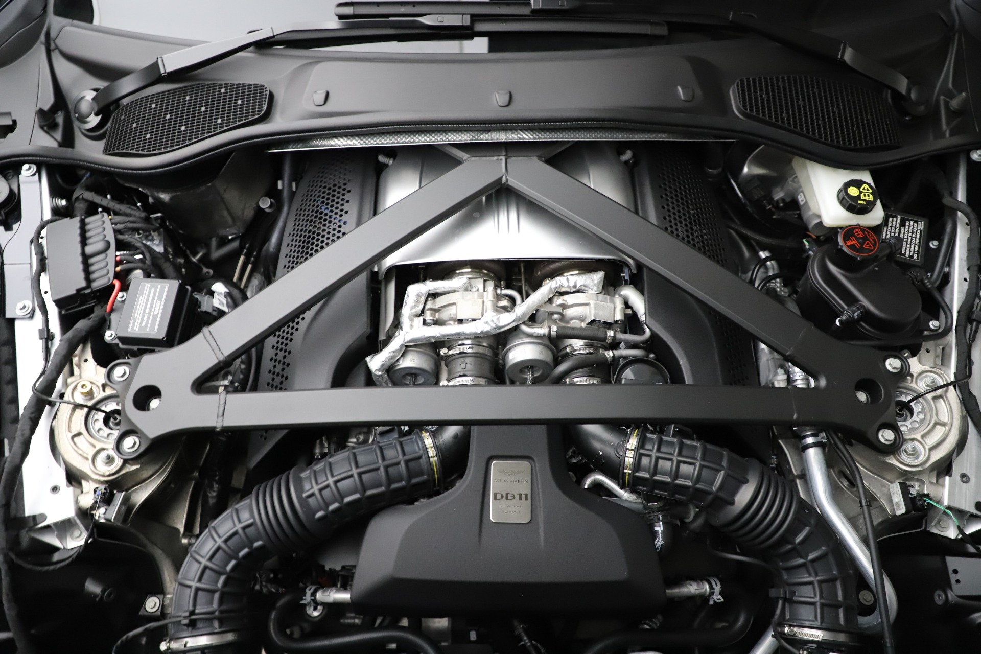 New-2021-Aston-Martin-DB11-Volante