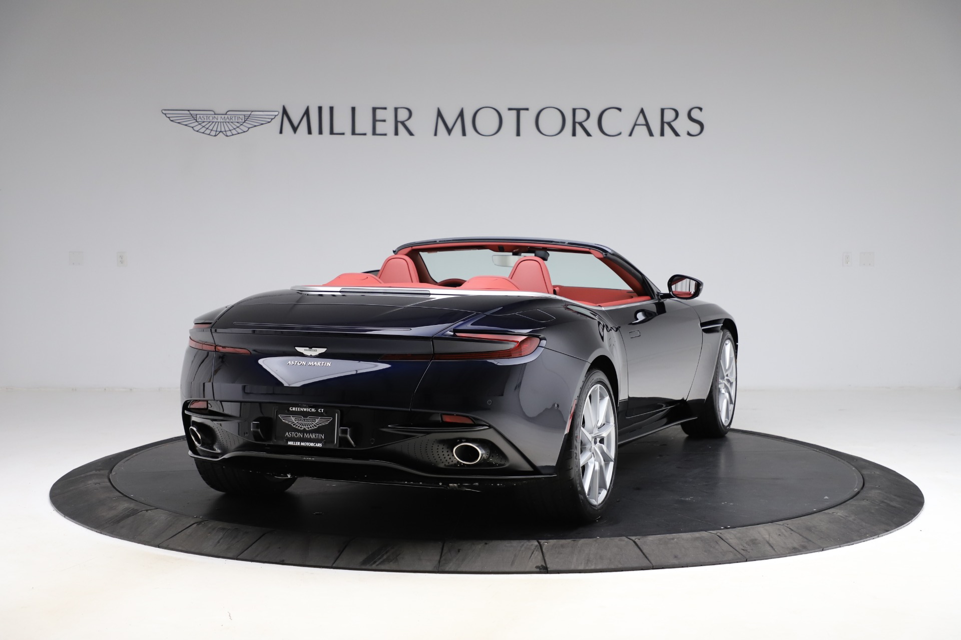 New-2021-Aston-Martin-DB11-Volante