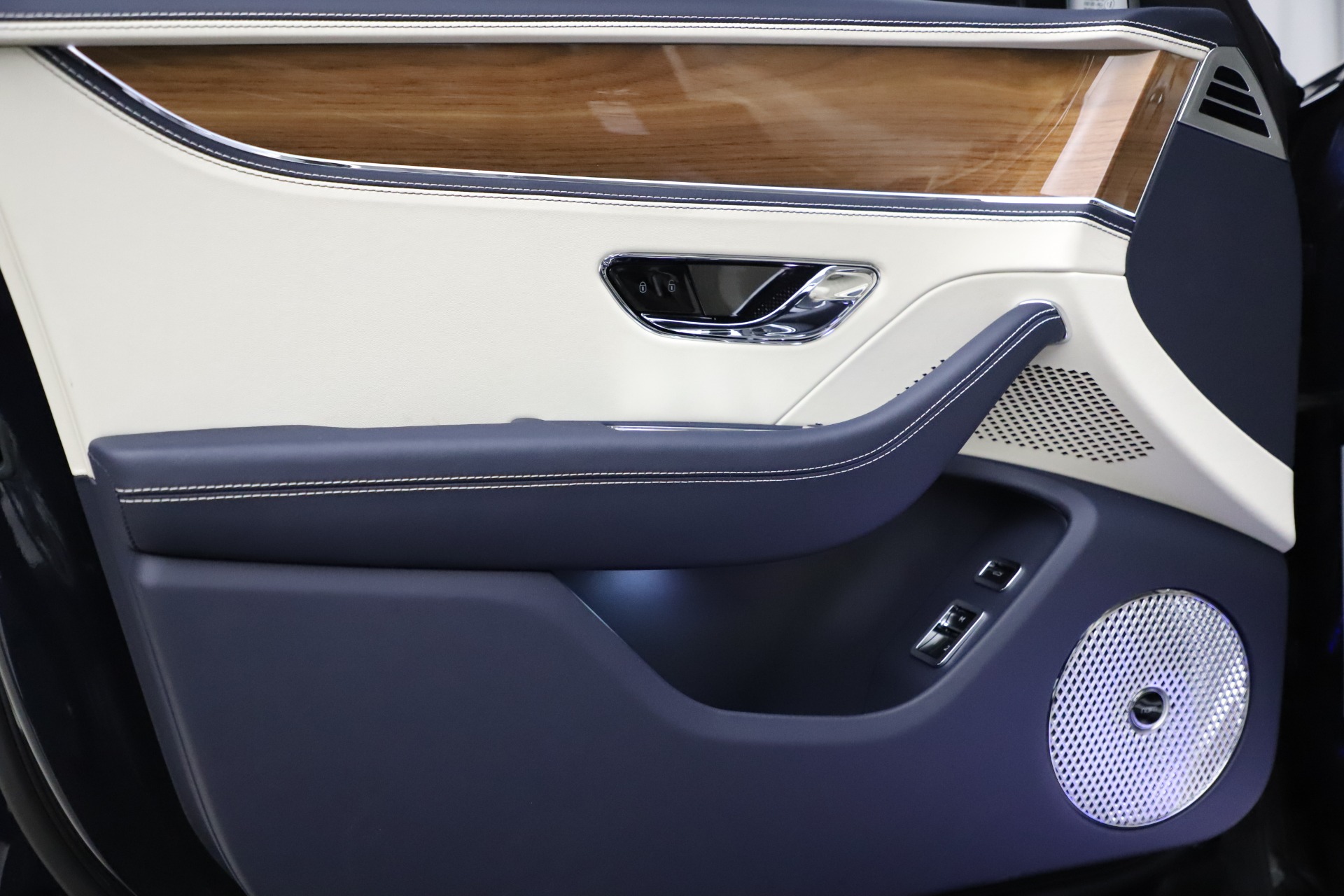 New-2021-Bentley-Flying-Spur-W12