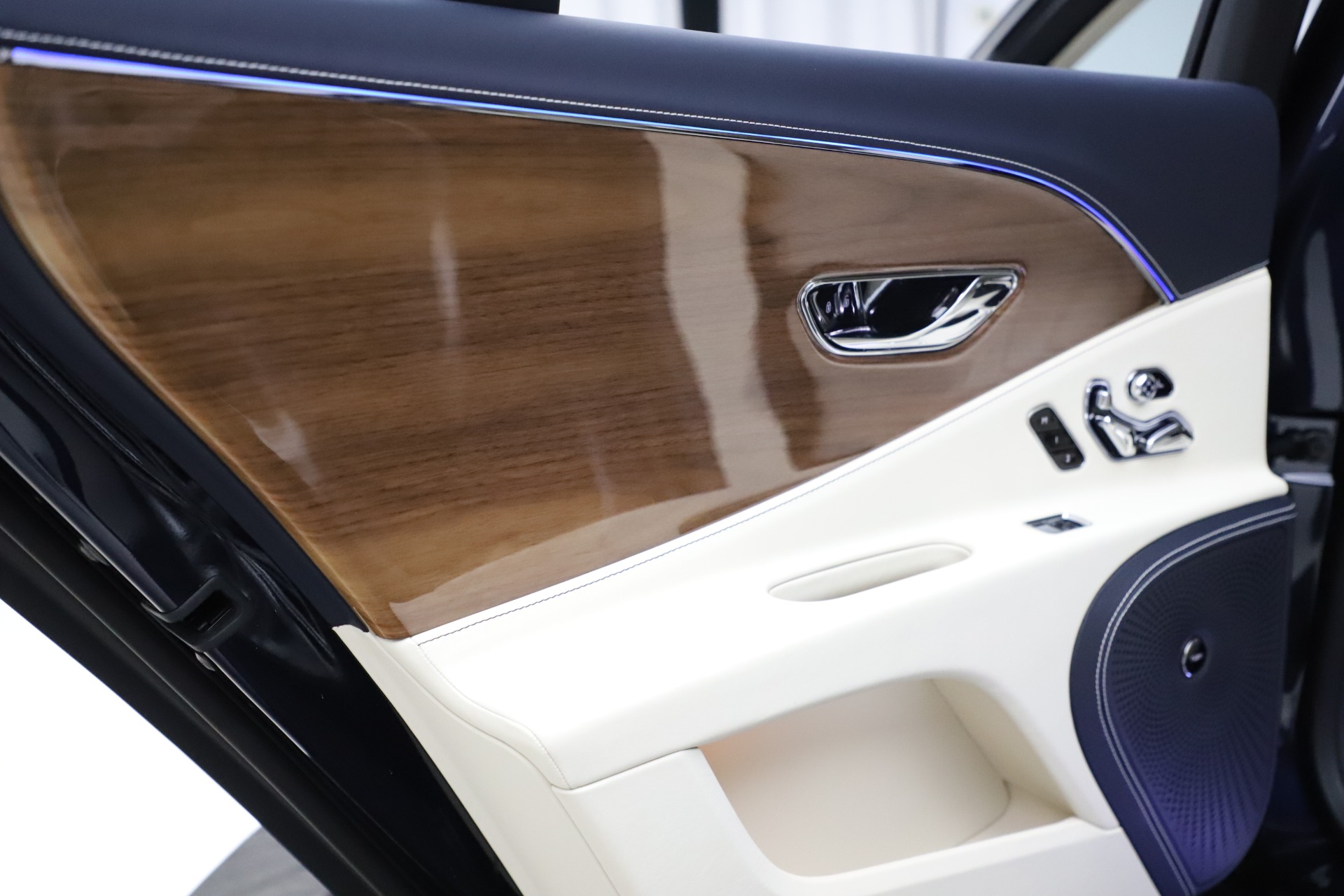 New-2021-Bentley-Flying-Spur-W12