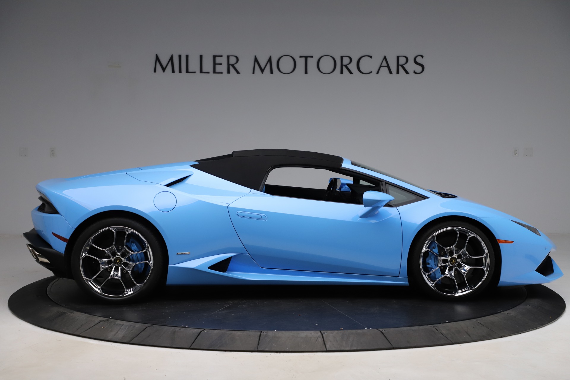 Used-2016-Lamborghini-Huracan-LP-610-4-Spyder