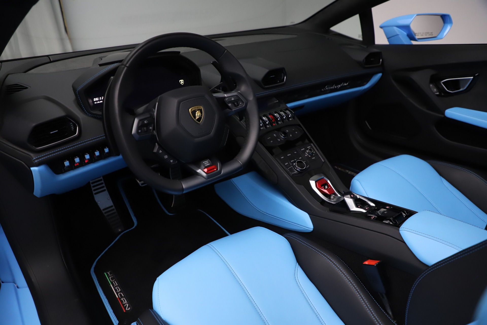 Used-2016-Lamborghini-Huracan-LP-610-4-Spyder