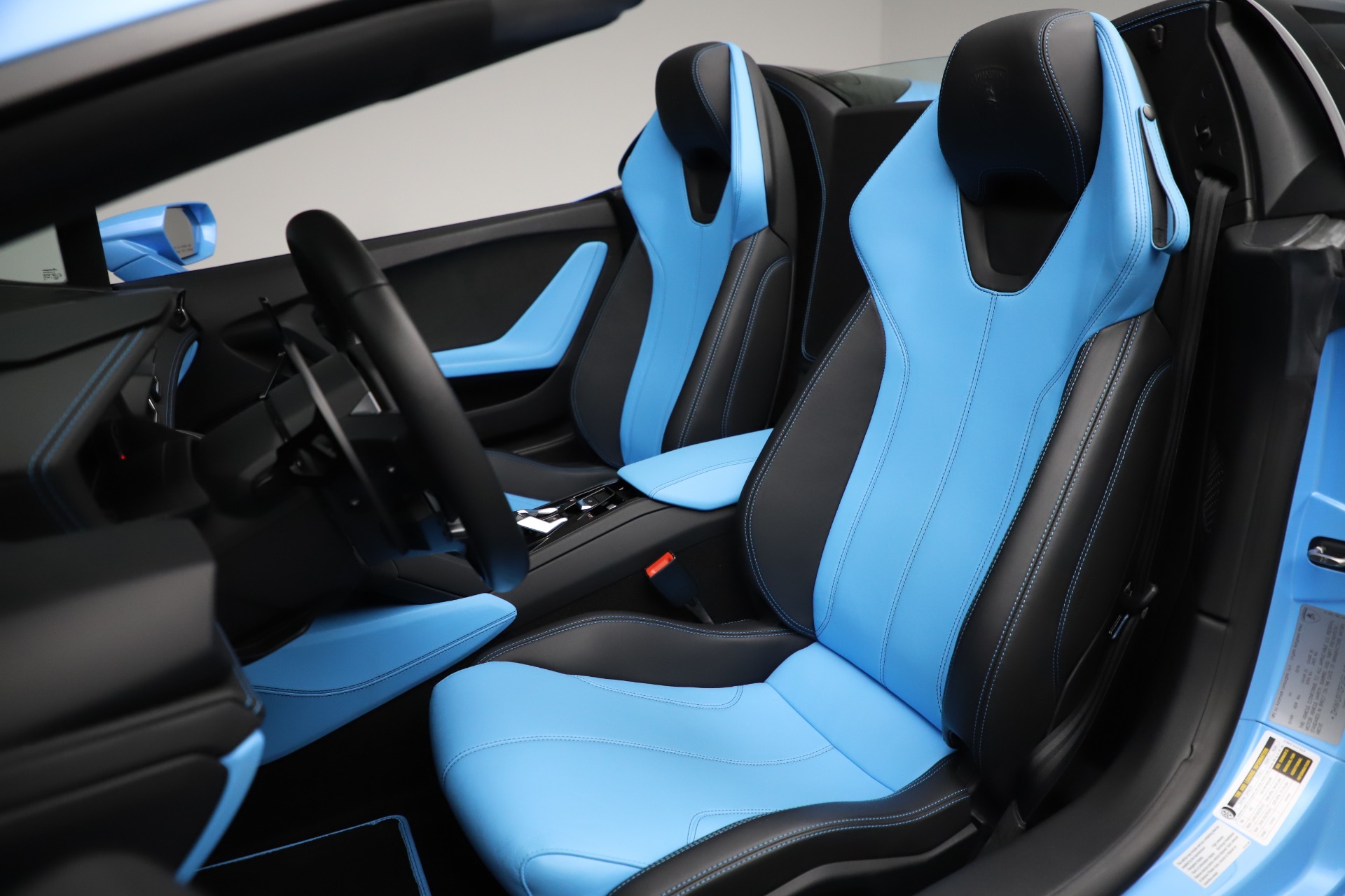 Used-2016-Lamborghini-Huracan-LP-610-4-Spyder