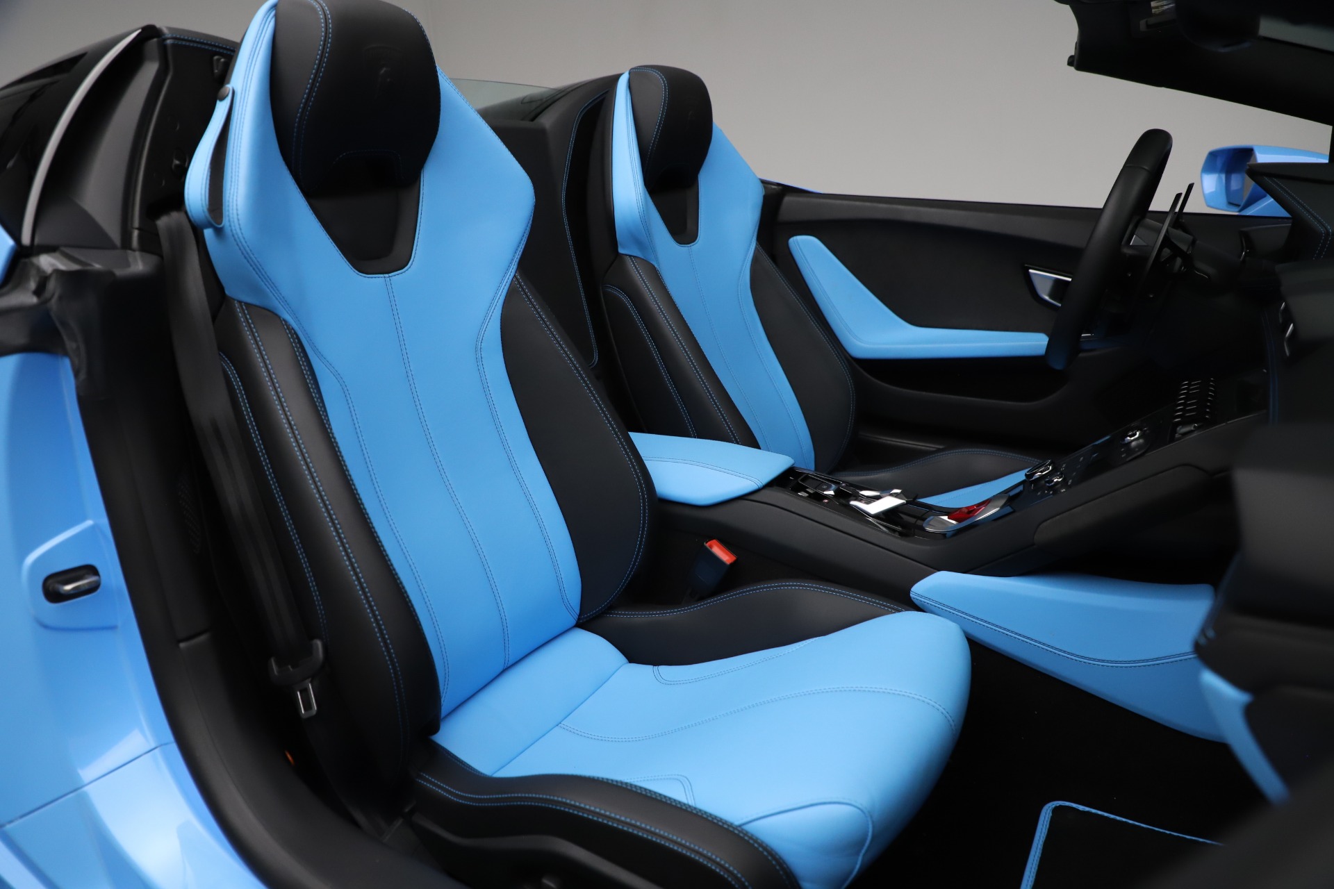 Used-2016-Lamborghini-Huracan-LP-610-4-Spyder