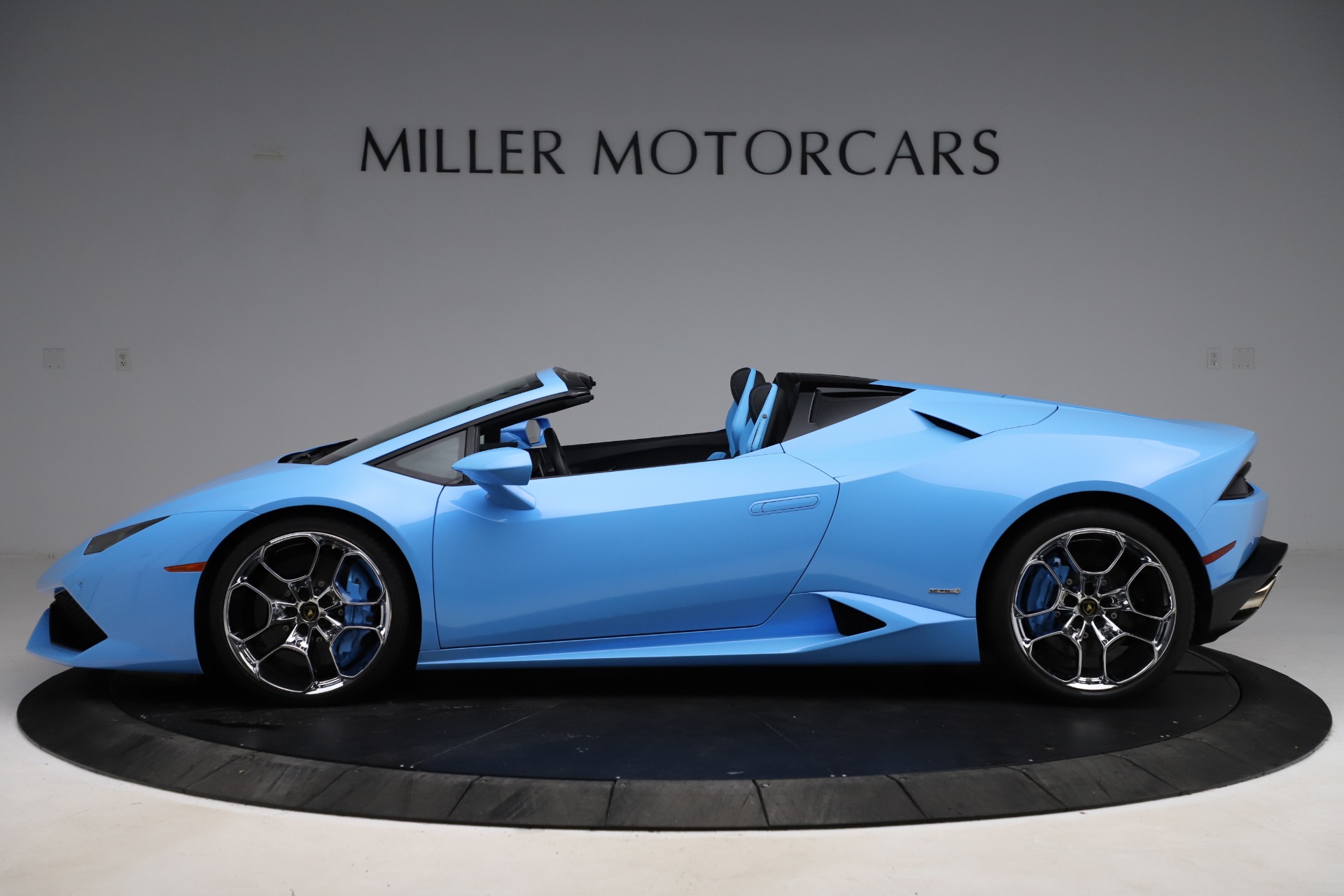 Used-2016-Lamborghini-Huracan-LP-610-4-Spyder