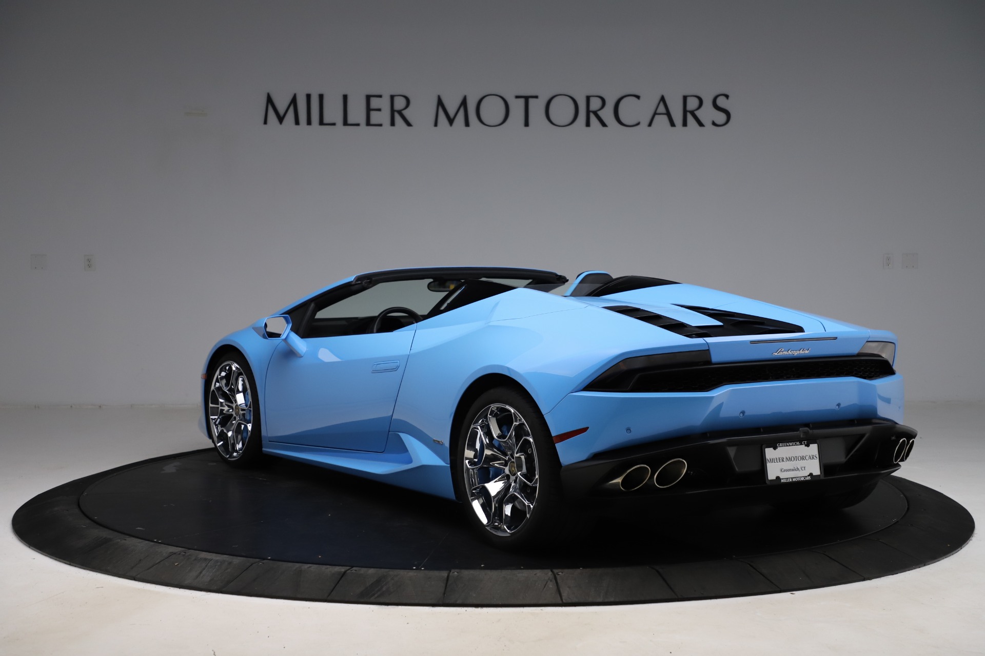 Used-2016-Lamborghini-Huracan-LP-610-4-Spyder