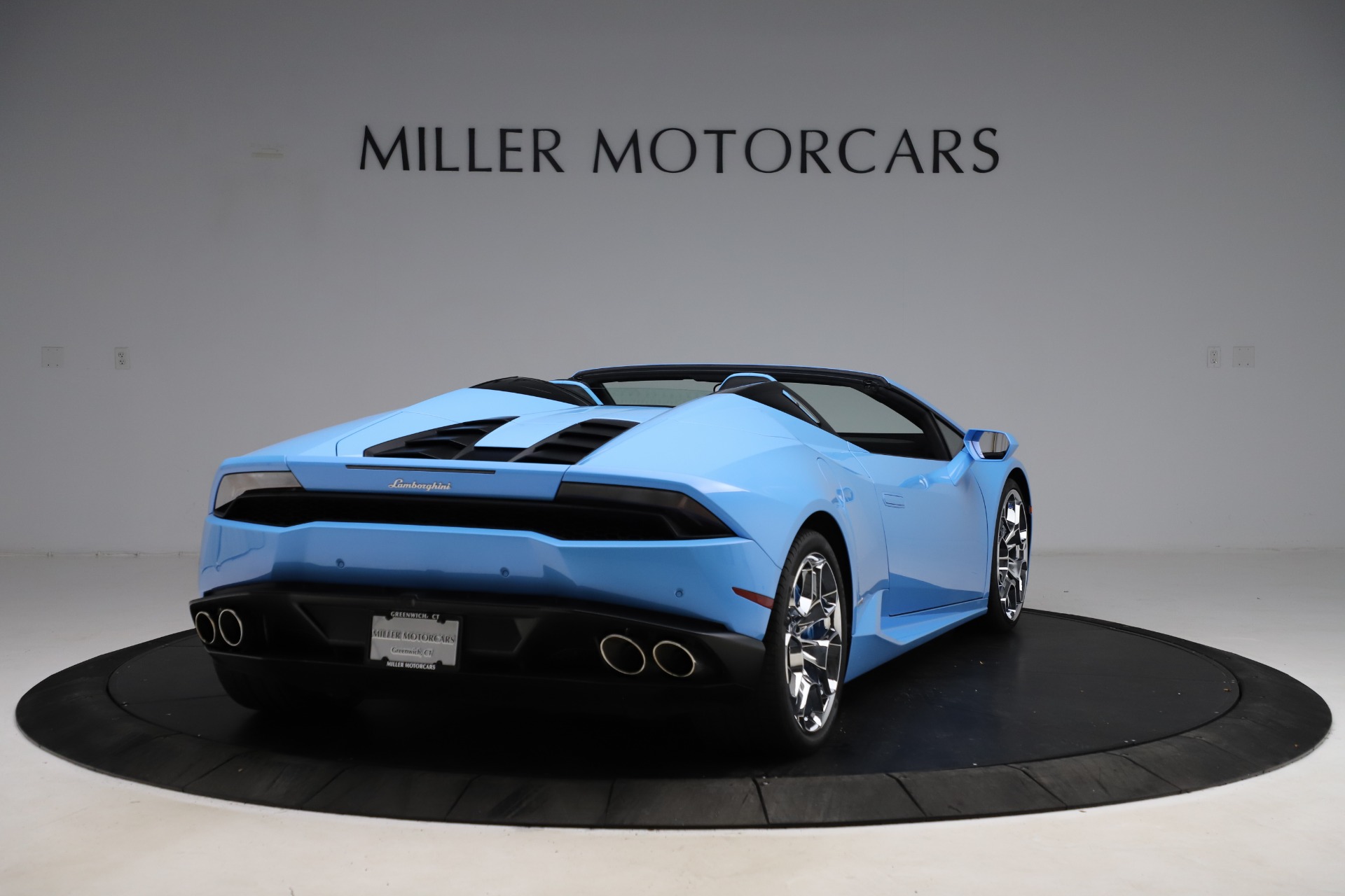 Used-2016-Lamborghini-Huracan-LP-610-4-Spyder