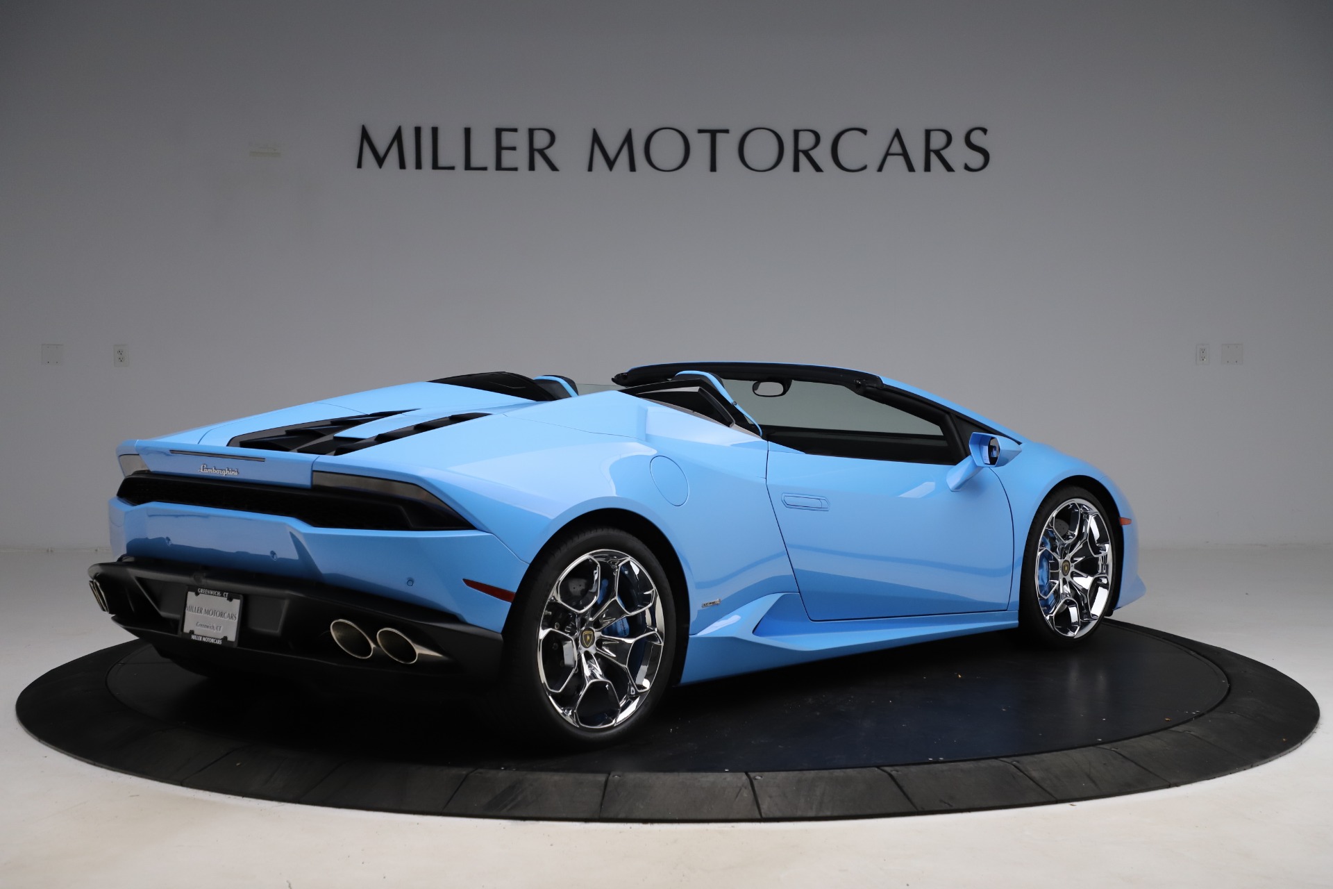 Used-2016-Lamborghini-Huracan-LP-610-4-Spyder