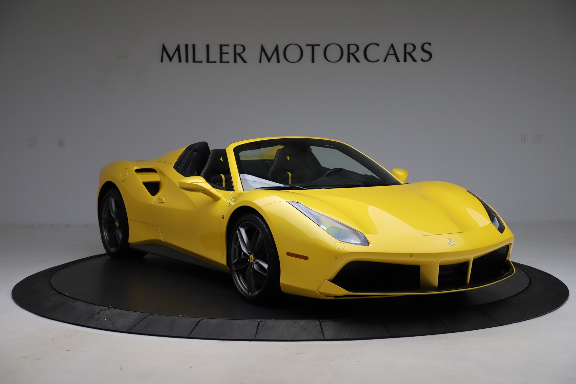 Used-2018-Ferrari-488-Spider