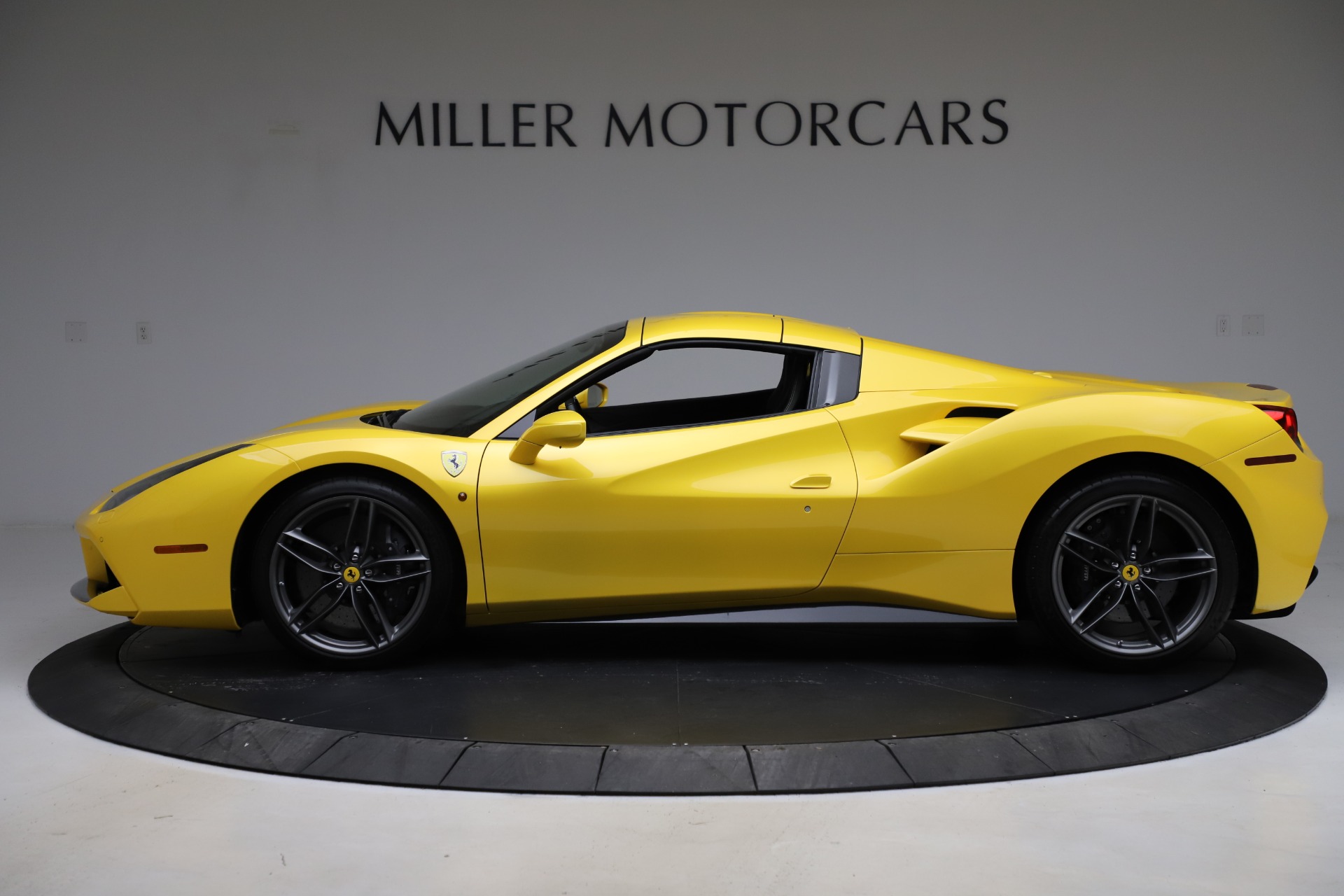 Used-2018-Ferrari-488-Spider