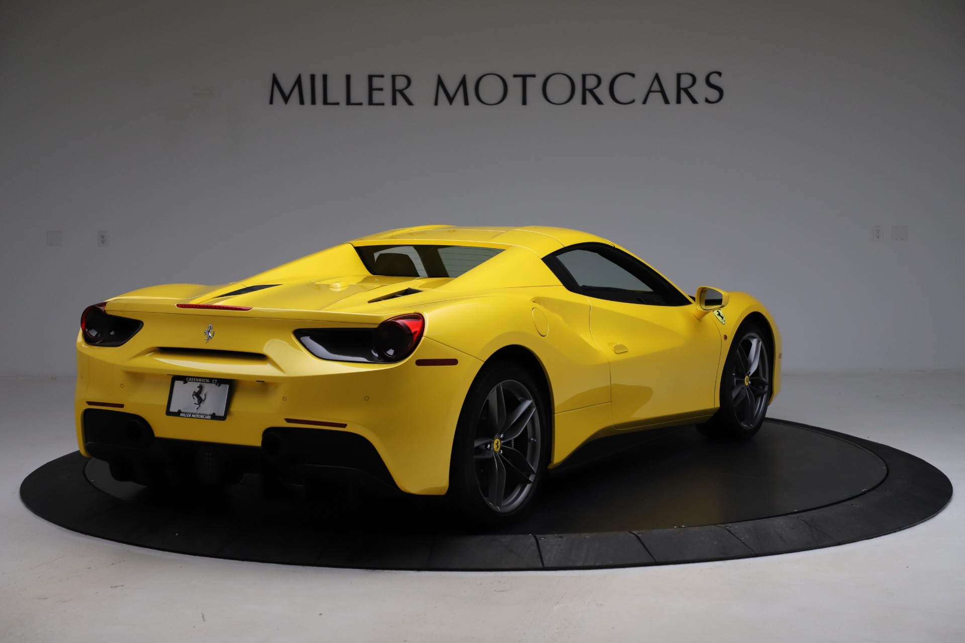 Used-2018-Ferrari-488-Spider