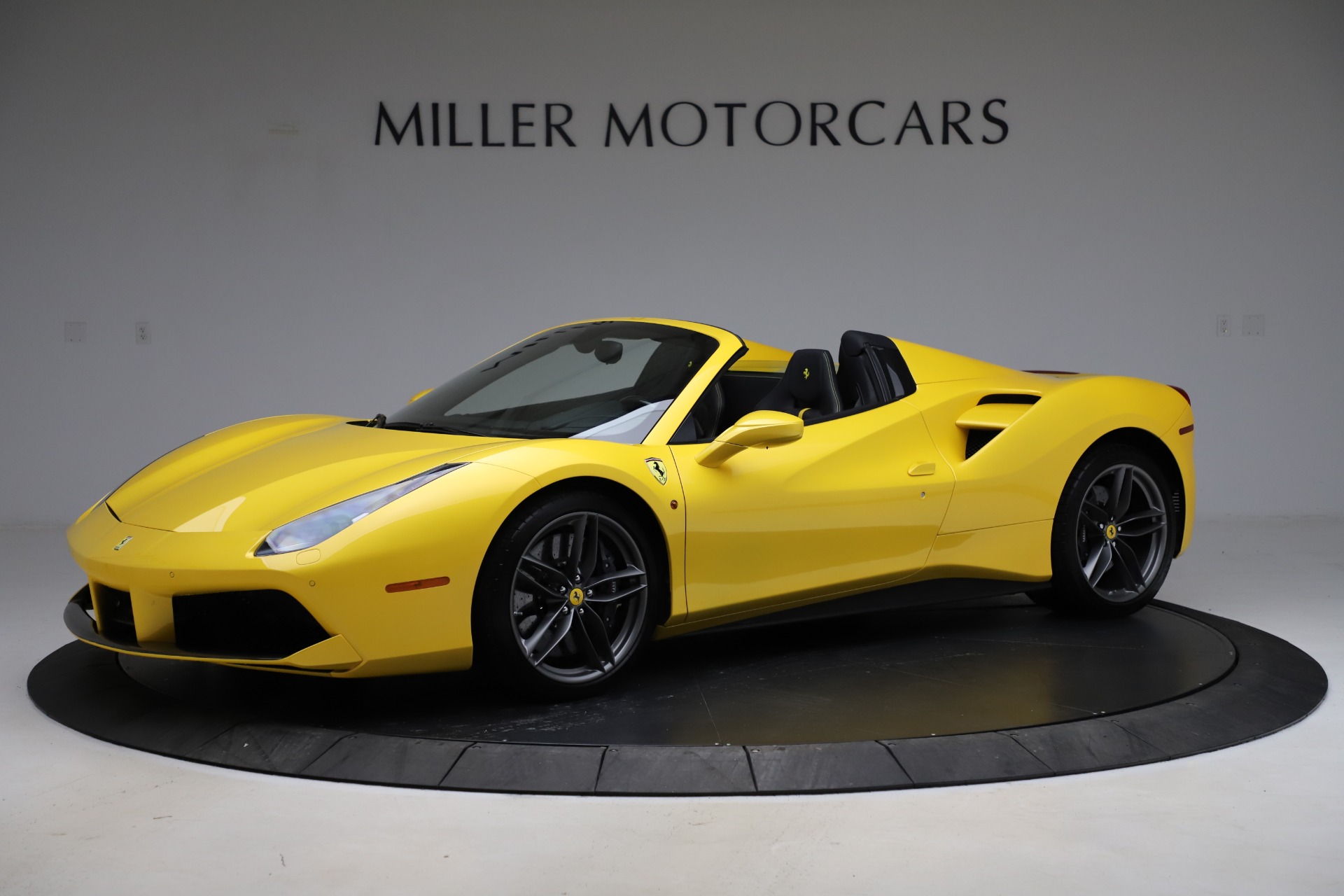 Used-2018-Ferrari-488-Spider