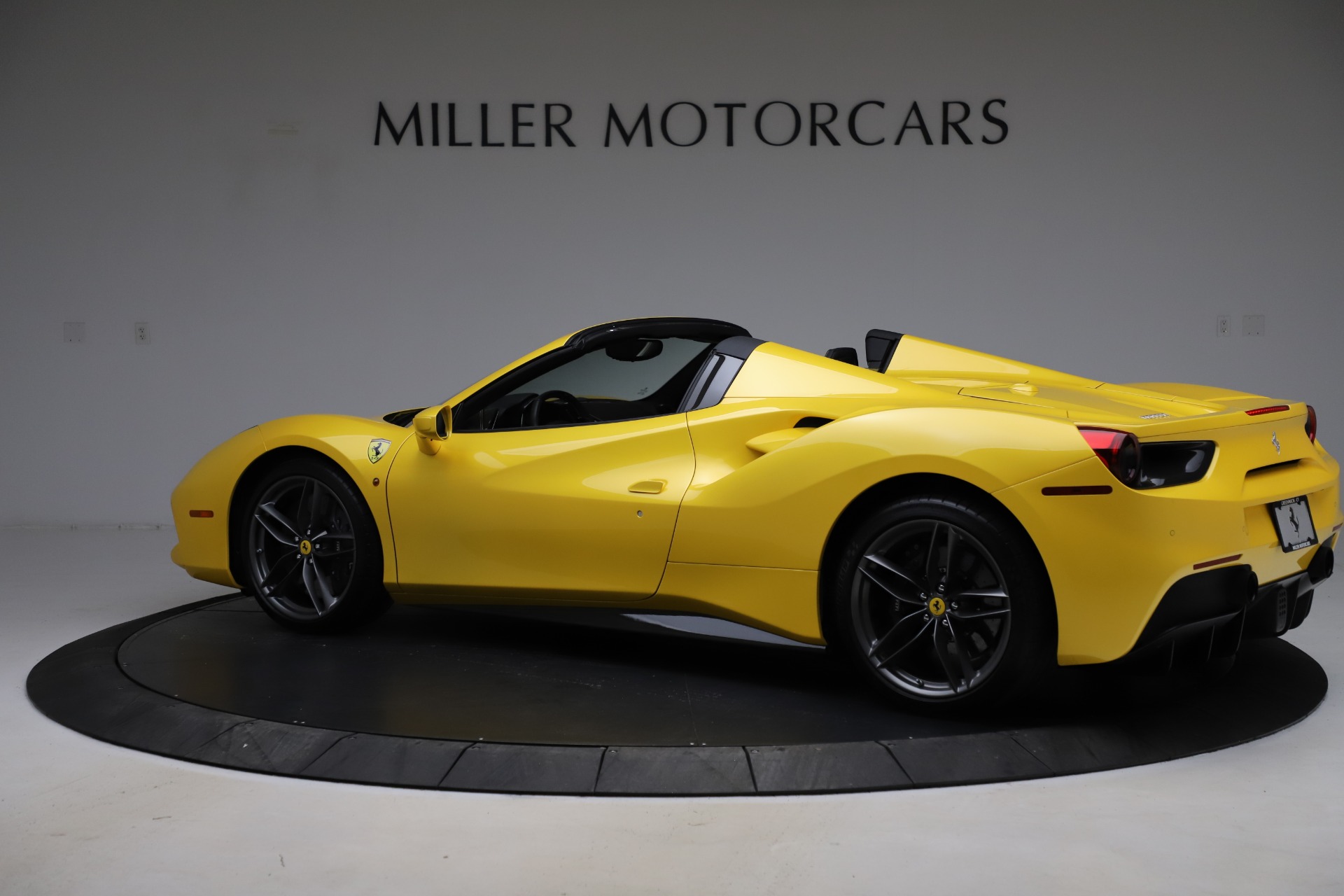 Used-2018-Ferrari-488-Spider