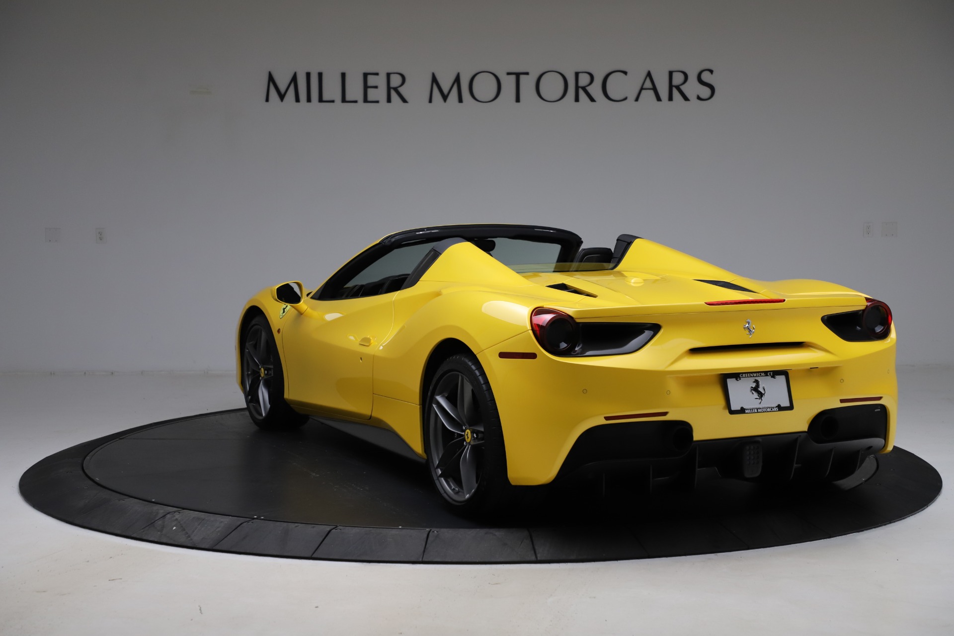 Used-2018-Ferrari-488-Spider