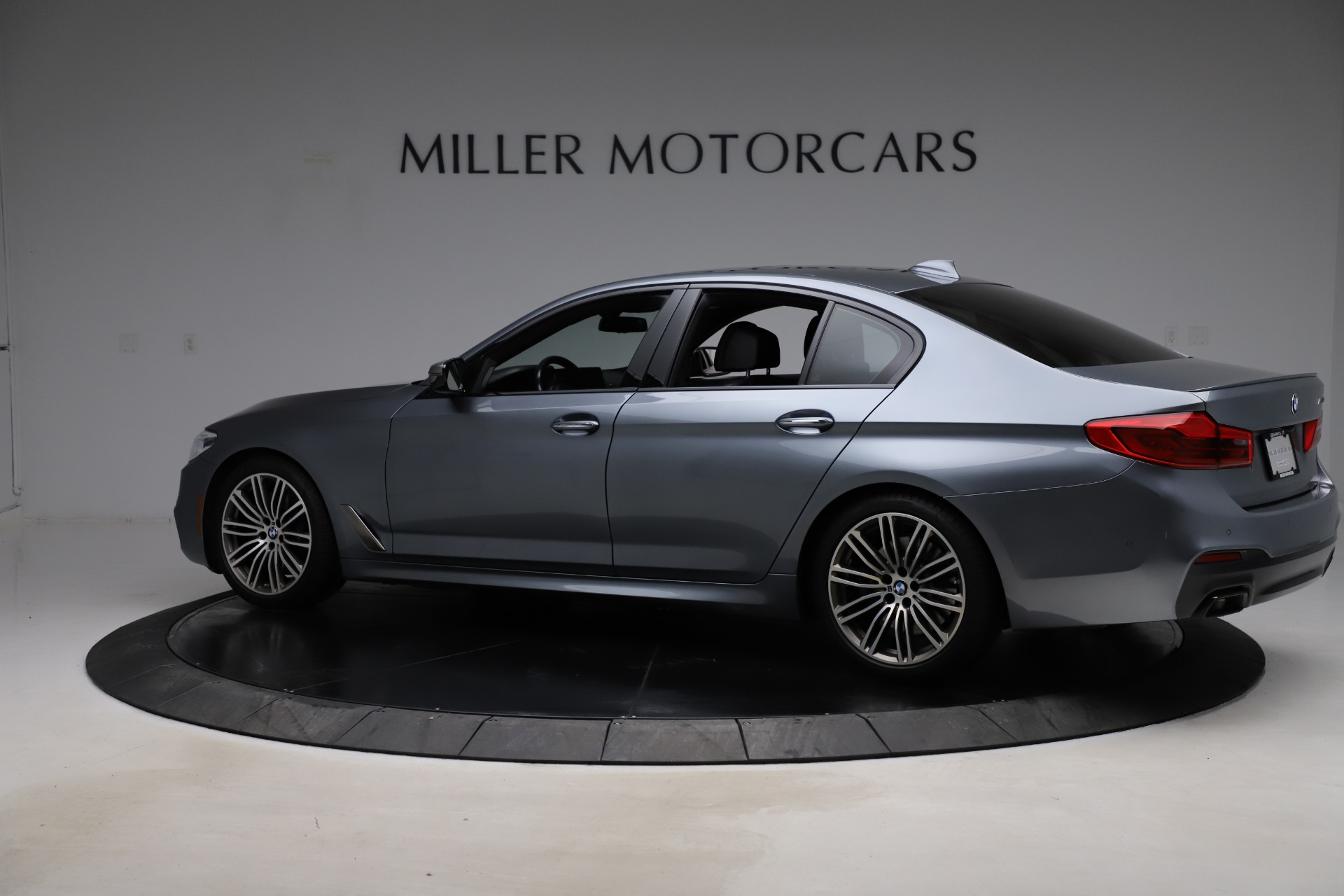 Used-2018-BMW-5-Series-M550i-xDrive