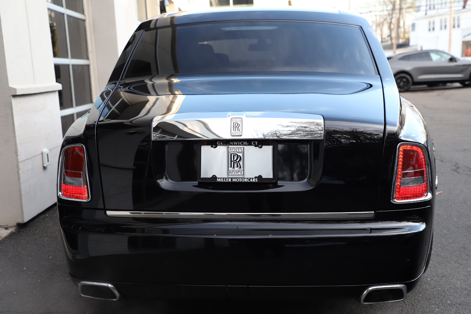 Used-2015-Rolls-Royce-Phantom-EWB
