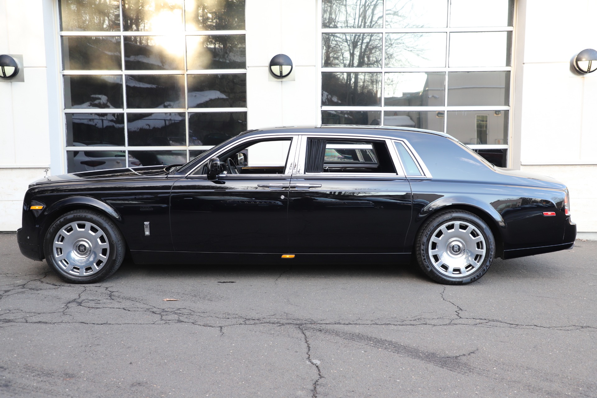 Used-2015-Rolls-Royce-Phantom-EWB