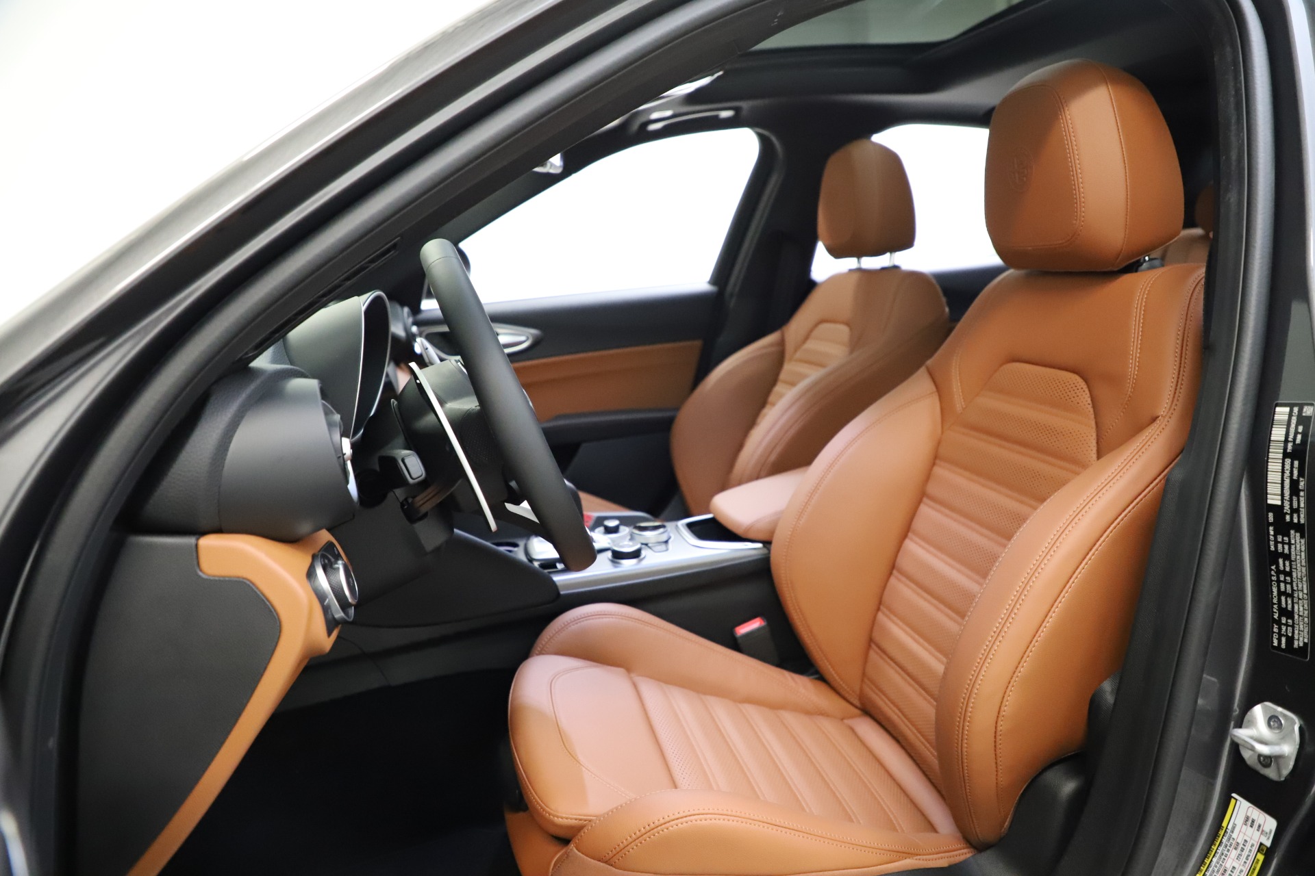 New-2021-Alfa-Romeo-Giulia-Ti-Sport-Q4