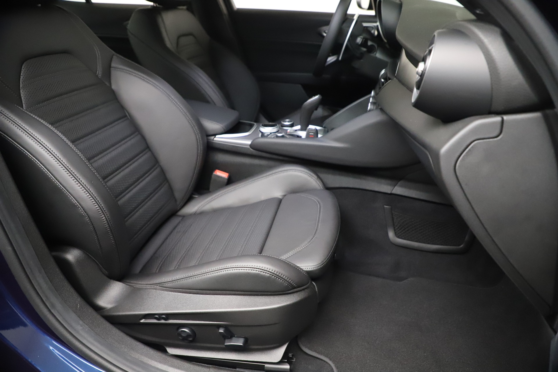 New-2021-Alfa-Romeo-Giulia-Ti-Sport-Q4