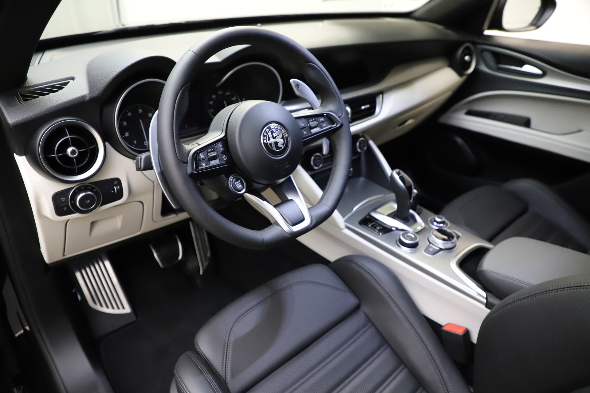 New-2021-Alfa-Romeo-Stelvio-Ti-Sport-Q4