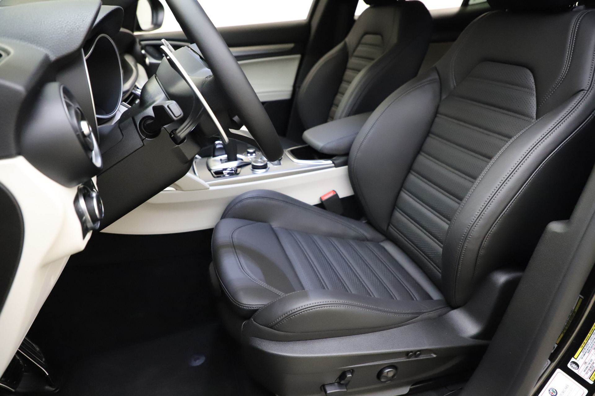 New-2021-Alfa-Romeo-Stelvio-Ti-Sport-Q4