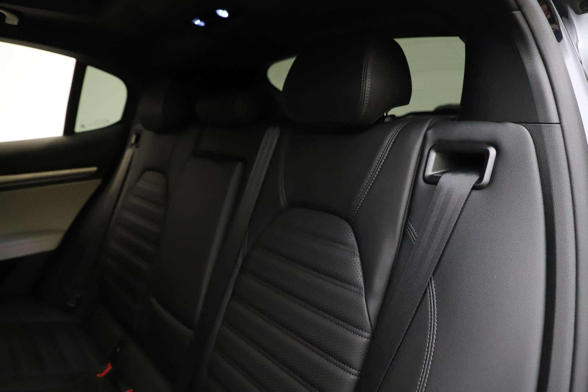 New-2021-Alfa-Romeo-Stelvio-Ti-Sport-Q4