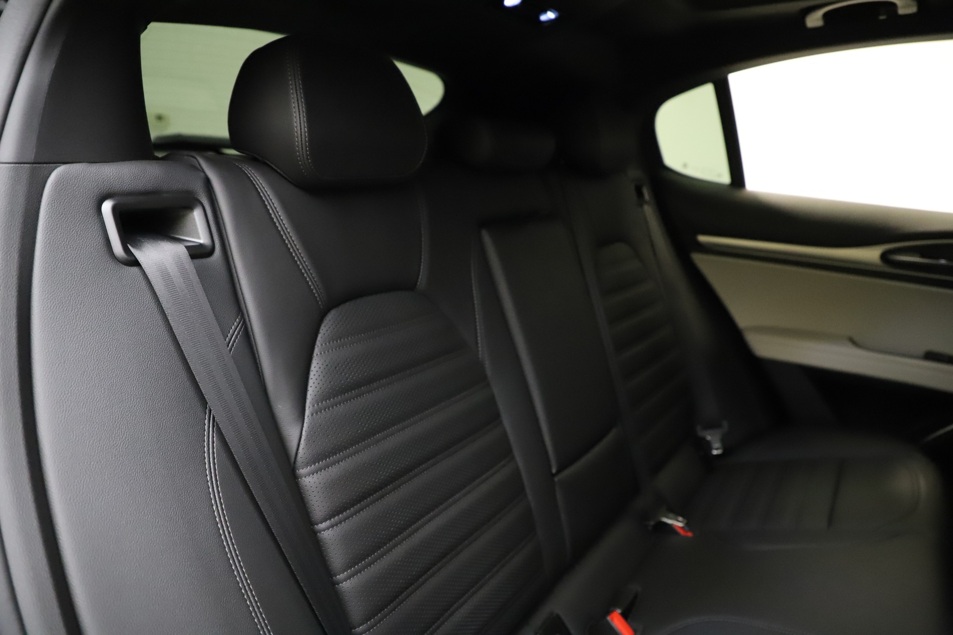 New-2021-Alfa-Romeo-Stelvio-Ti-Sport-Q4