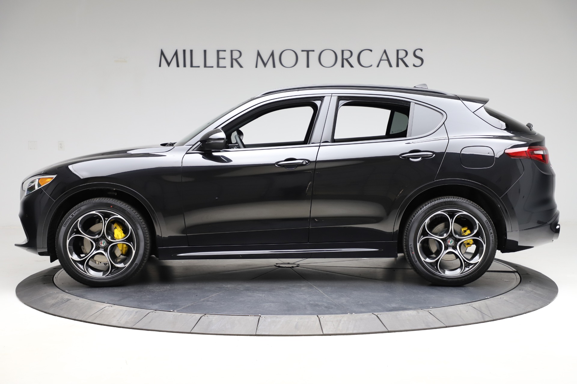 New-2021-Alfa-Romeo-Stelvio-Ti-Sport-Q4