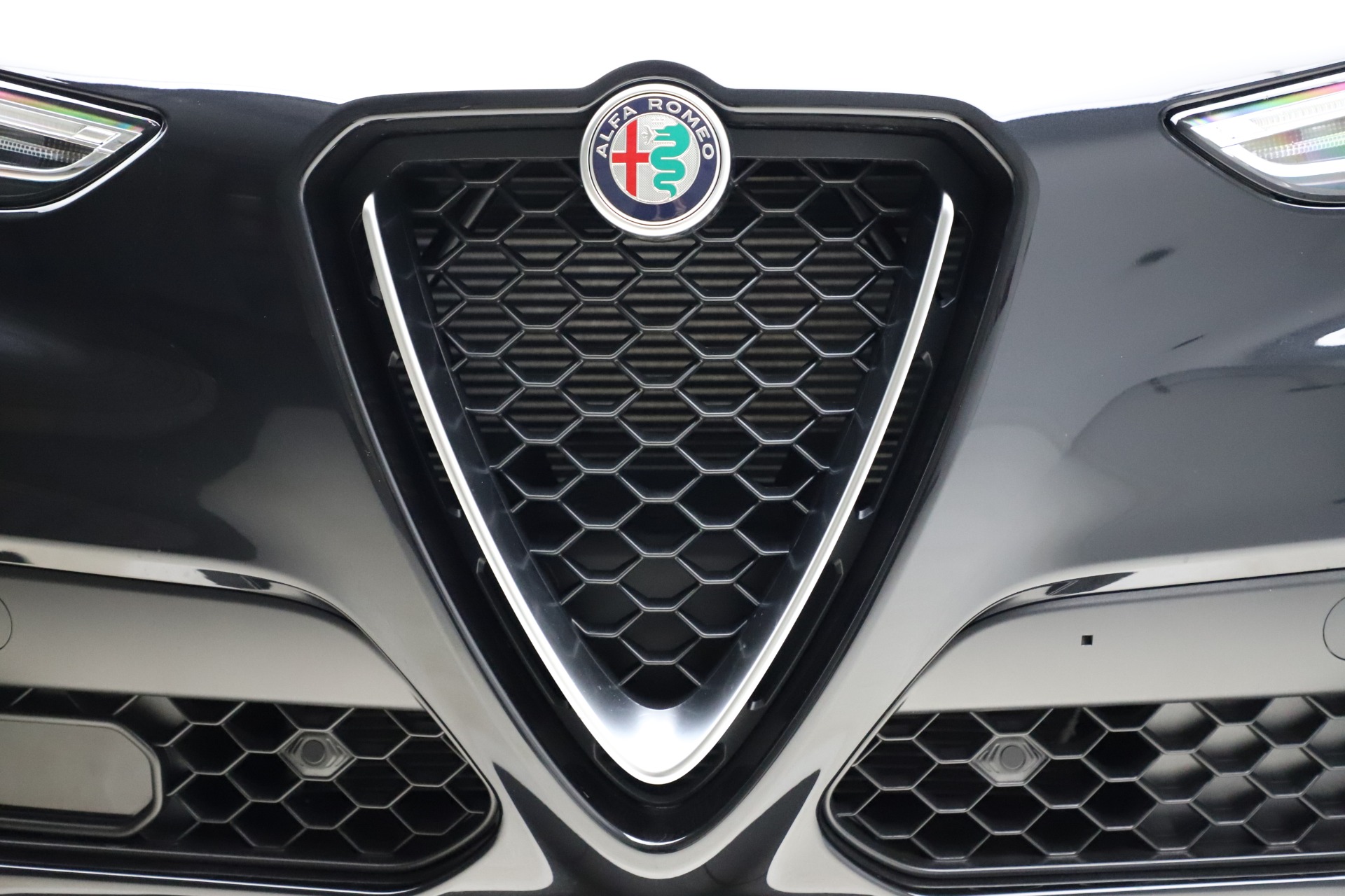 New-2021-Alfa-Romeo-Stelvio-Ti-Sport-Q4