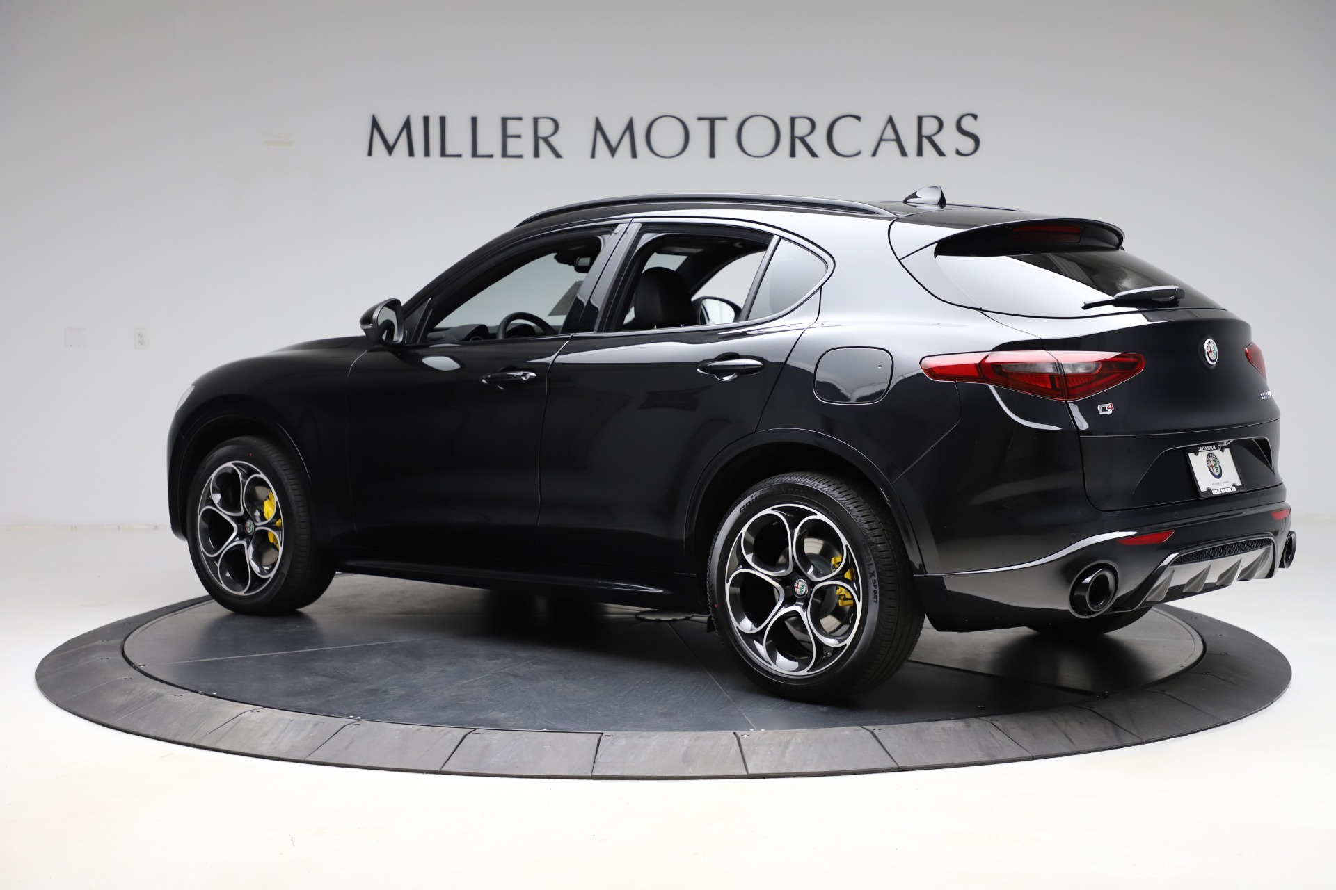 New-2021-Alfa-Romeo-Stelvio-Ti-Sport-Q4