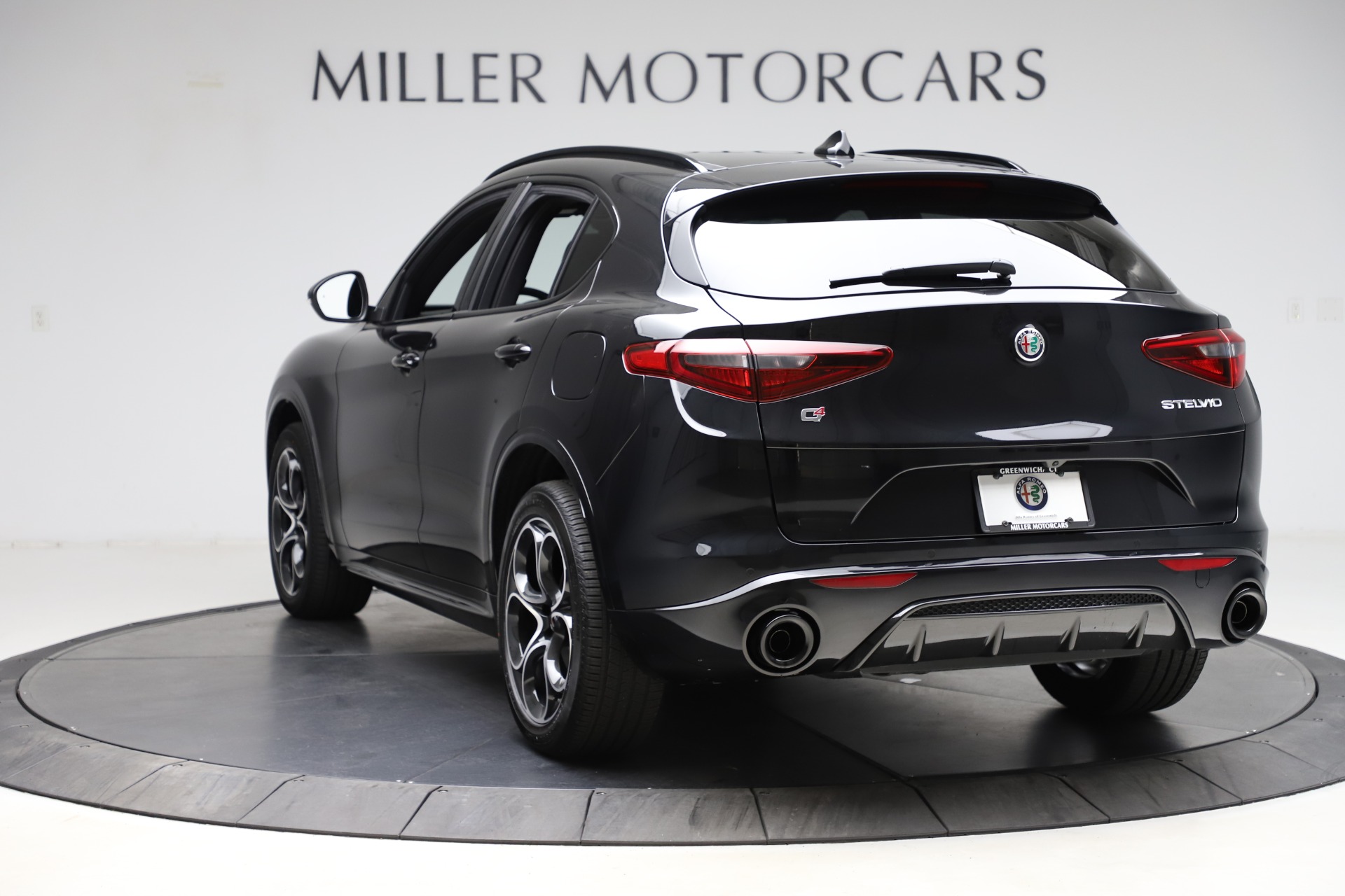 New-2021-Alfa-Romeo-Stelvio-Ti-Sport-Q4