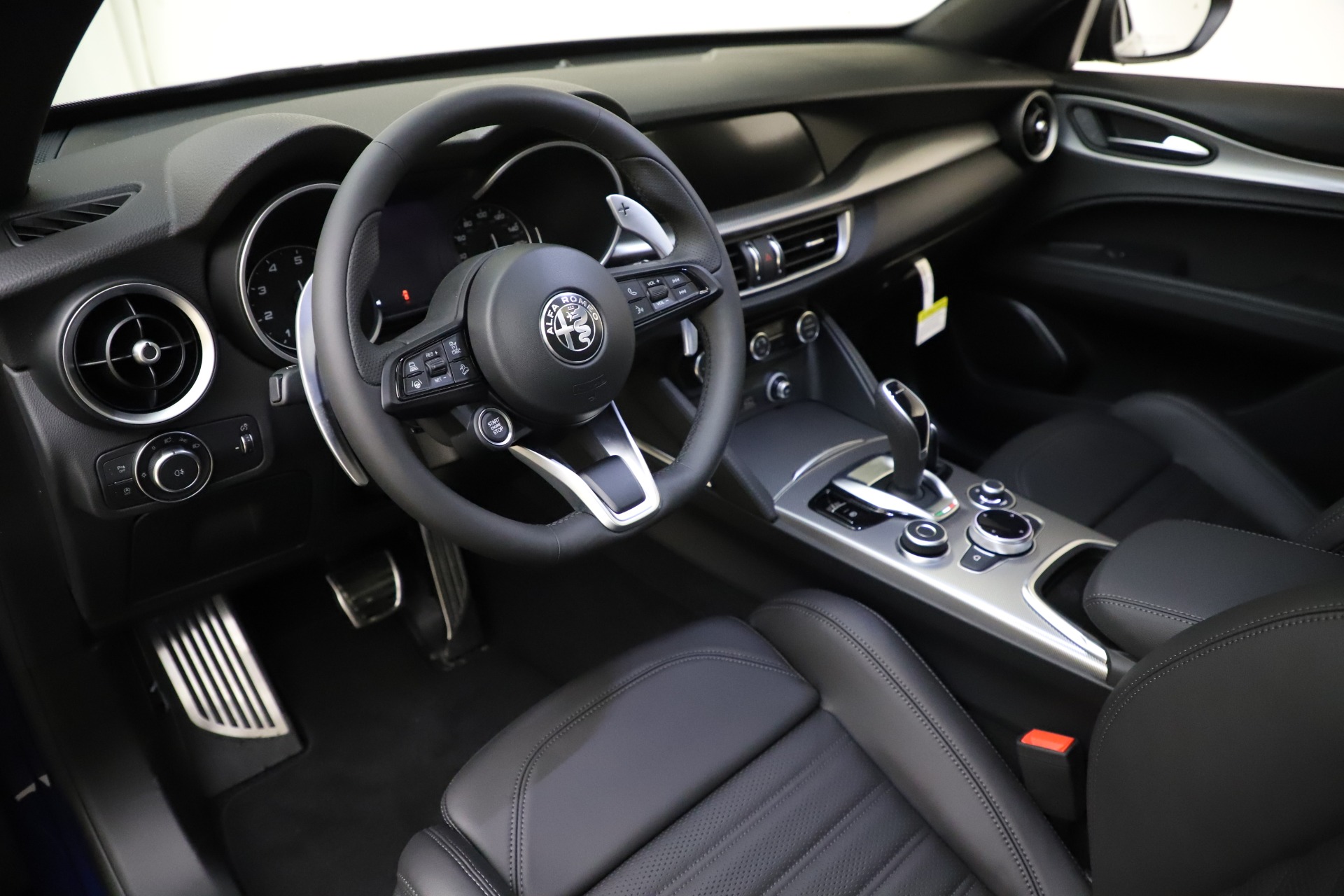 New-2021-Alfa-Romeo-Stelvio-Ti-Sport-Q4