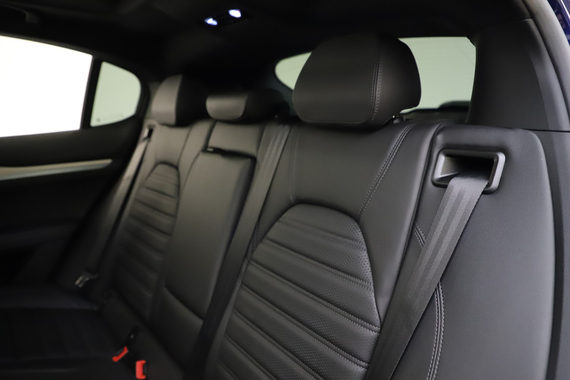 New-2021-Alfa-Romeo-Stelvio-Ti-Sport-Q4