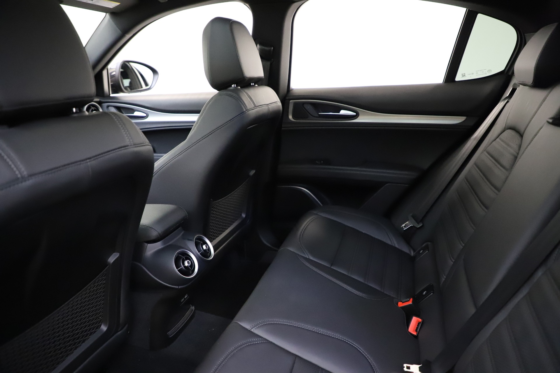 New-2021-Alfa-Romeo-Stelvio-Ti-Sport-Q4