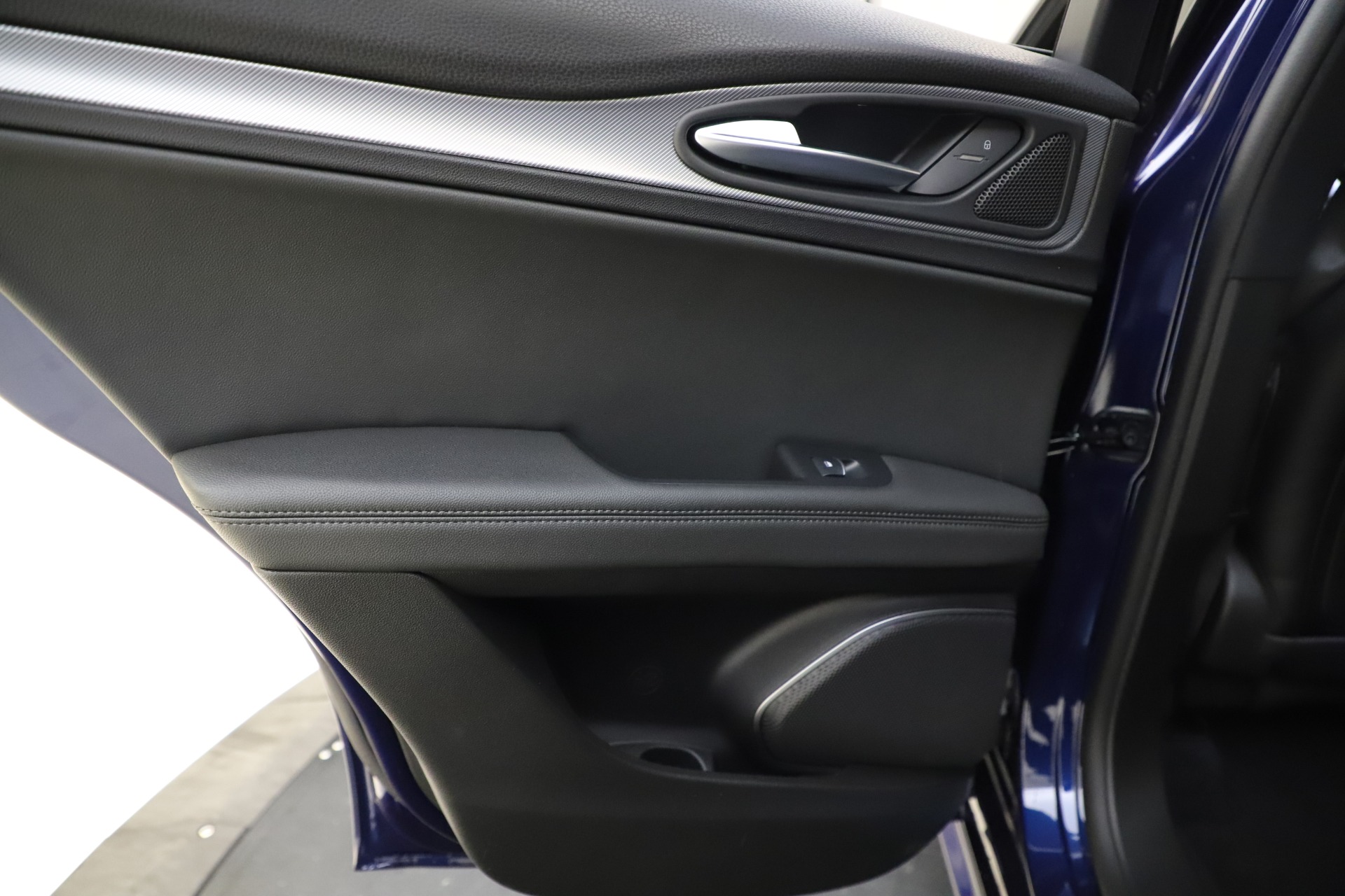 New-2021-Alfa-Romeo-Stelvio-Ti-Sport-Q4