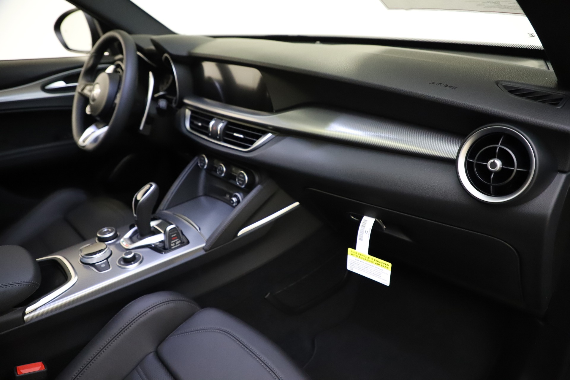 New-2021-Alfa-Romeo-Stelvio-Ti-Sport-Q4