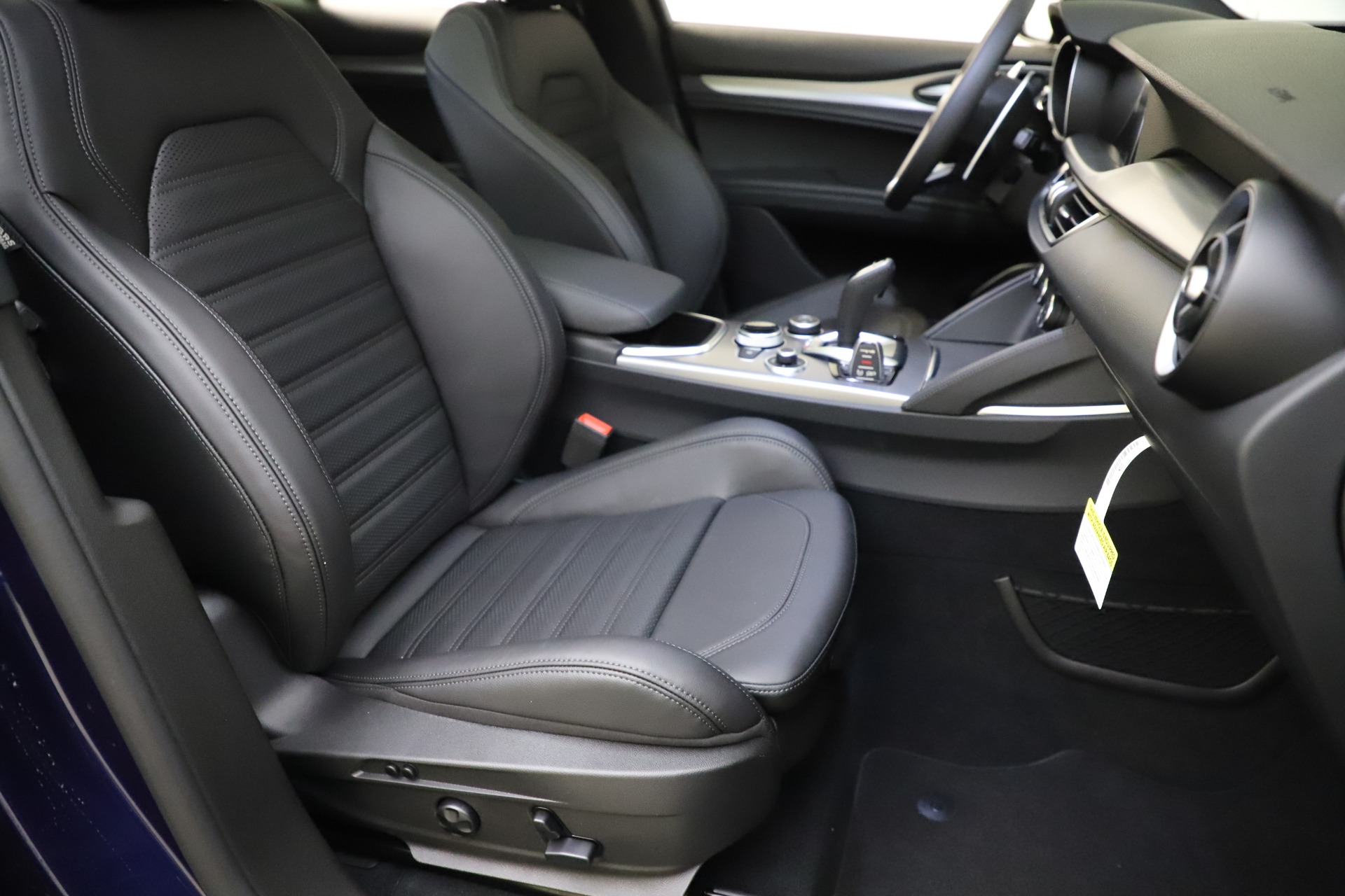 New-2021-Alfa-Romeo-Stelvio-Ti-Sport-Q4