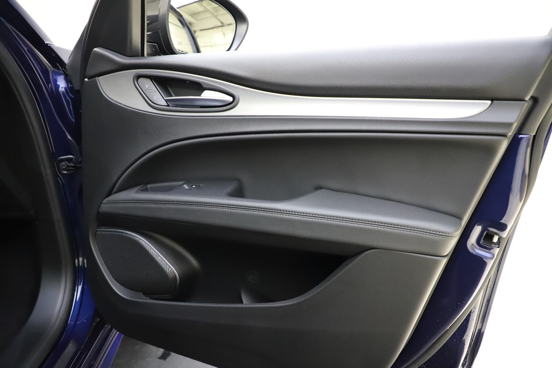 New-2021-Alfa-Romeo-Stelvio-Ti-Sport-Q4