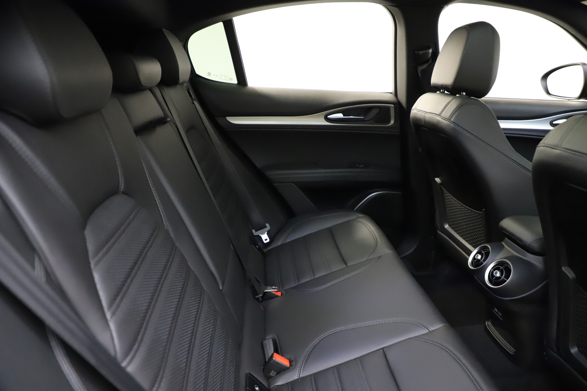 New-2021-Alfa-Romeo-Stelvio-Ti-Sport-Q4