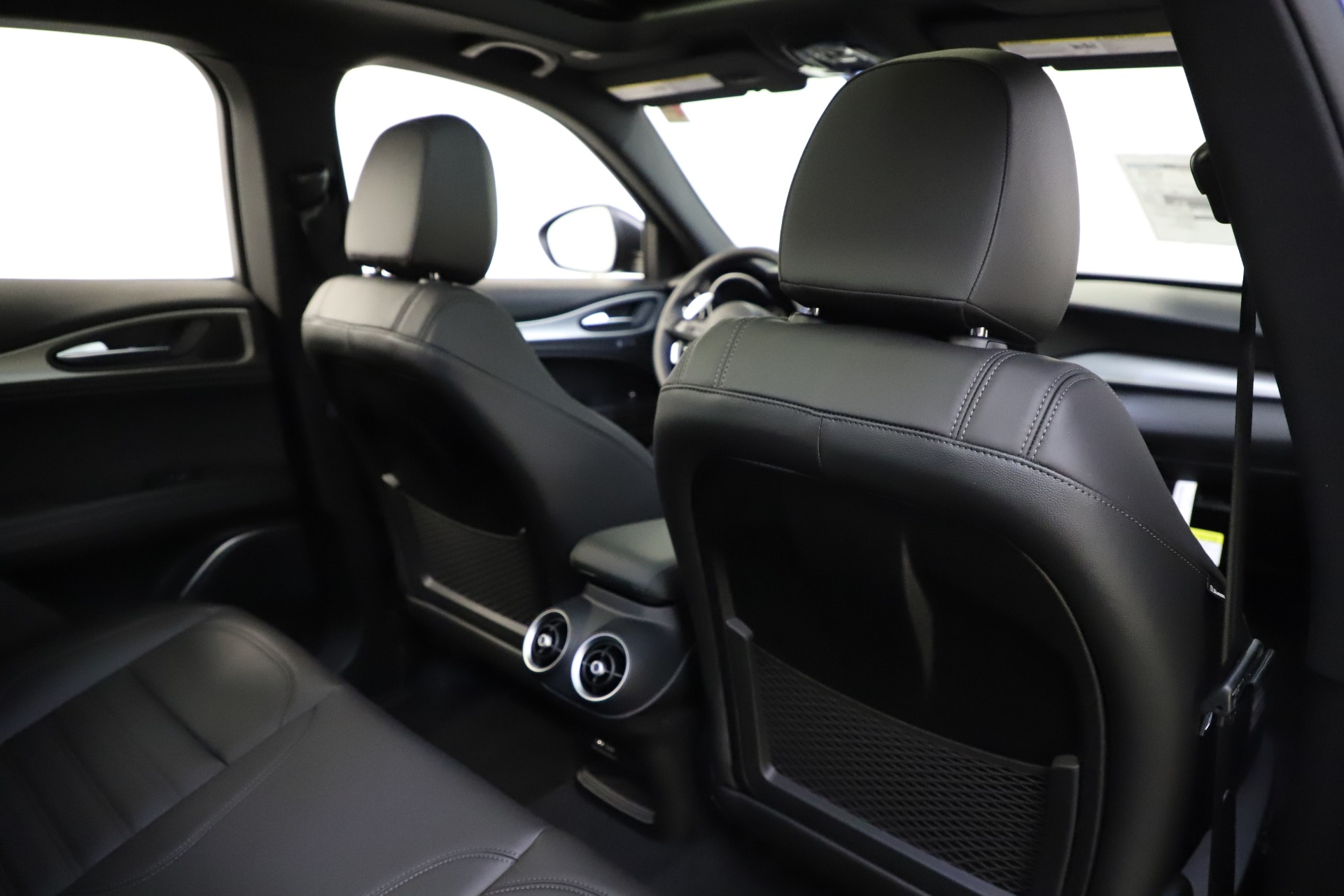 New-2021-Alfa-Romeo-Stelvio-Ti-Sport-Q4