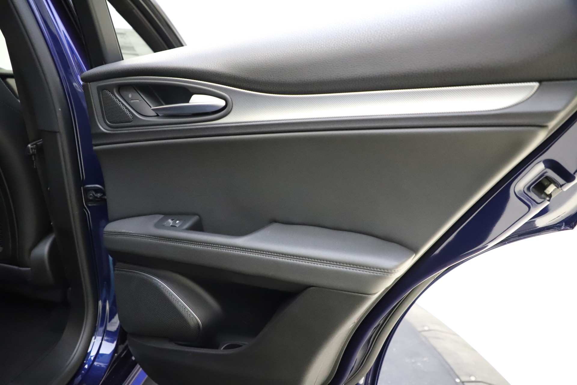 New-2021-Alfa-Romeo-Stelvio-Ti-Sport-Q4