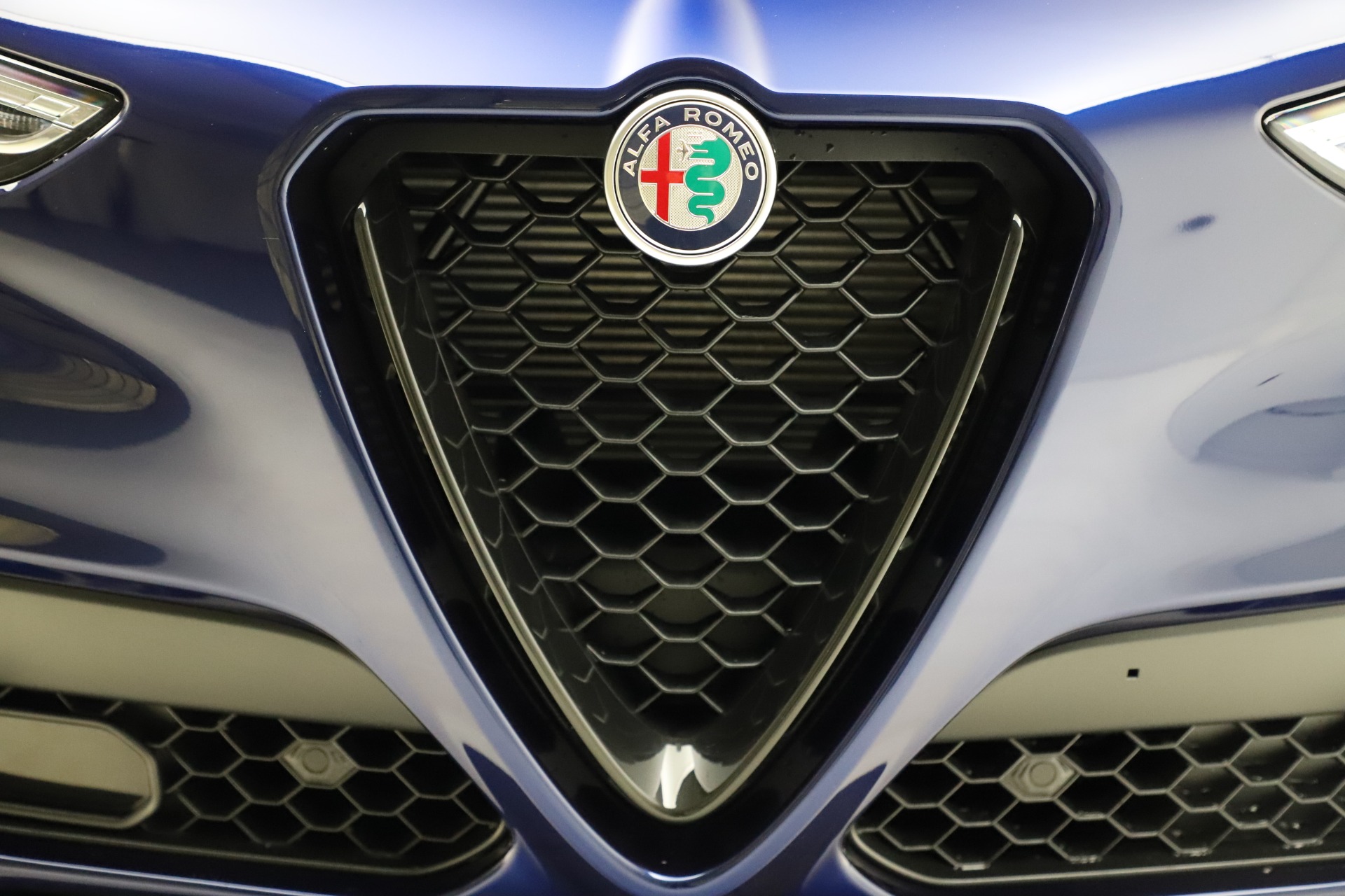 New-2021-Alfa-Romeo-Stelvio-Ti-Sport-Q4