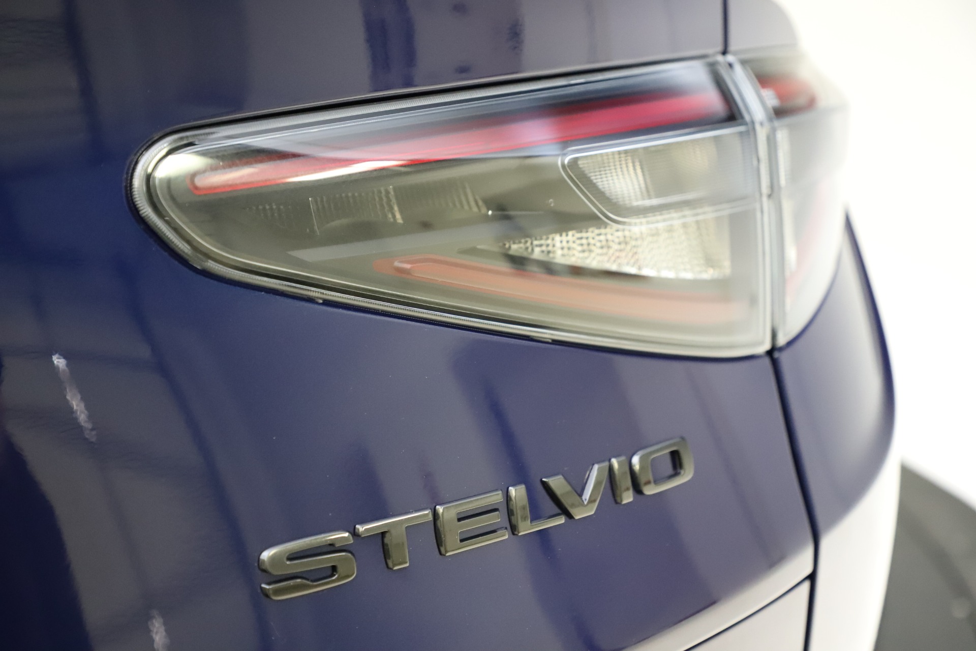 New-2021-Alfa-Romeo-Stelvio-Ti-Sport-Q4