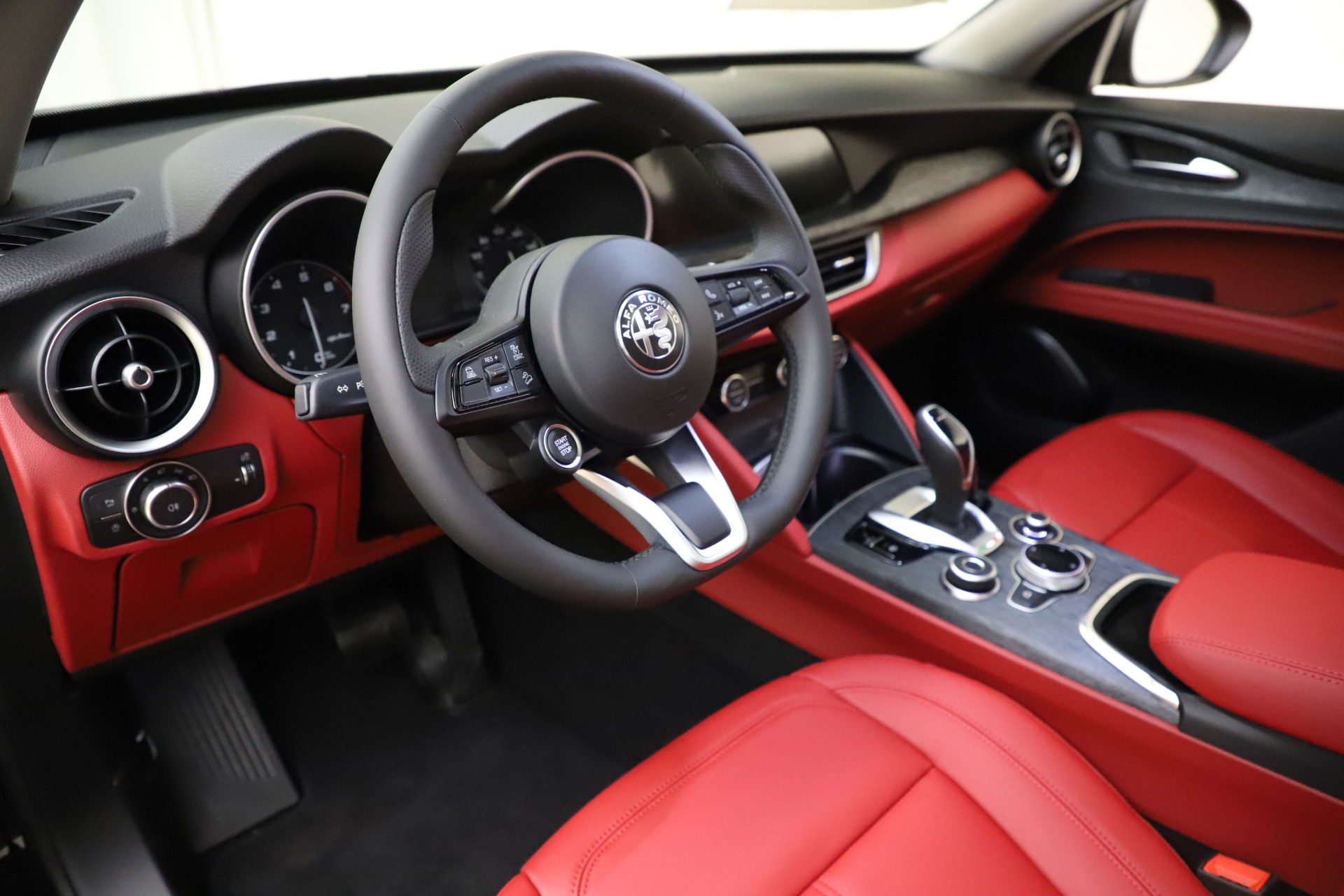 New-2021-Alfa-Romeo-Stelvio-Q4