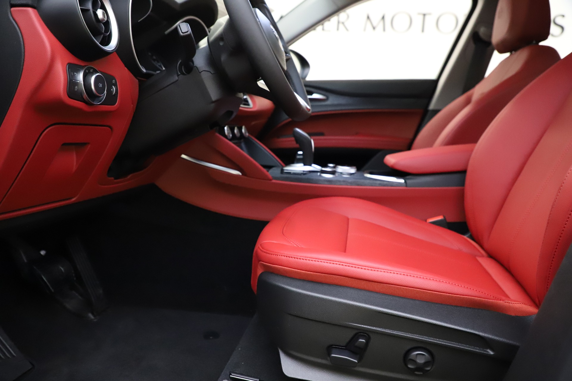 New-2021-Alfa-Romeo-Stelvio-Q4