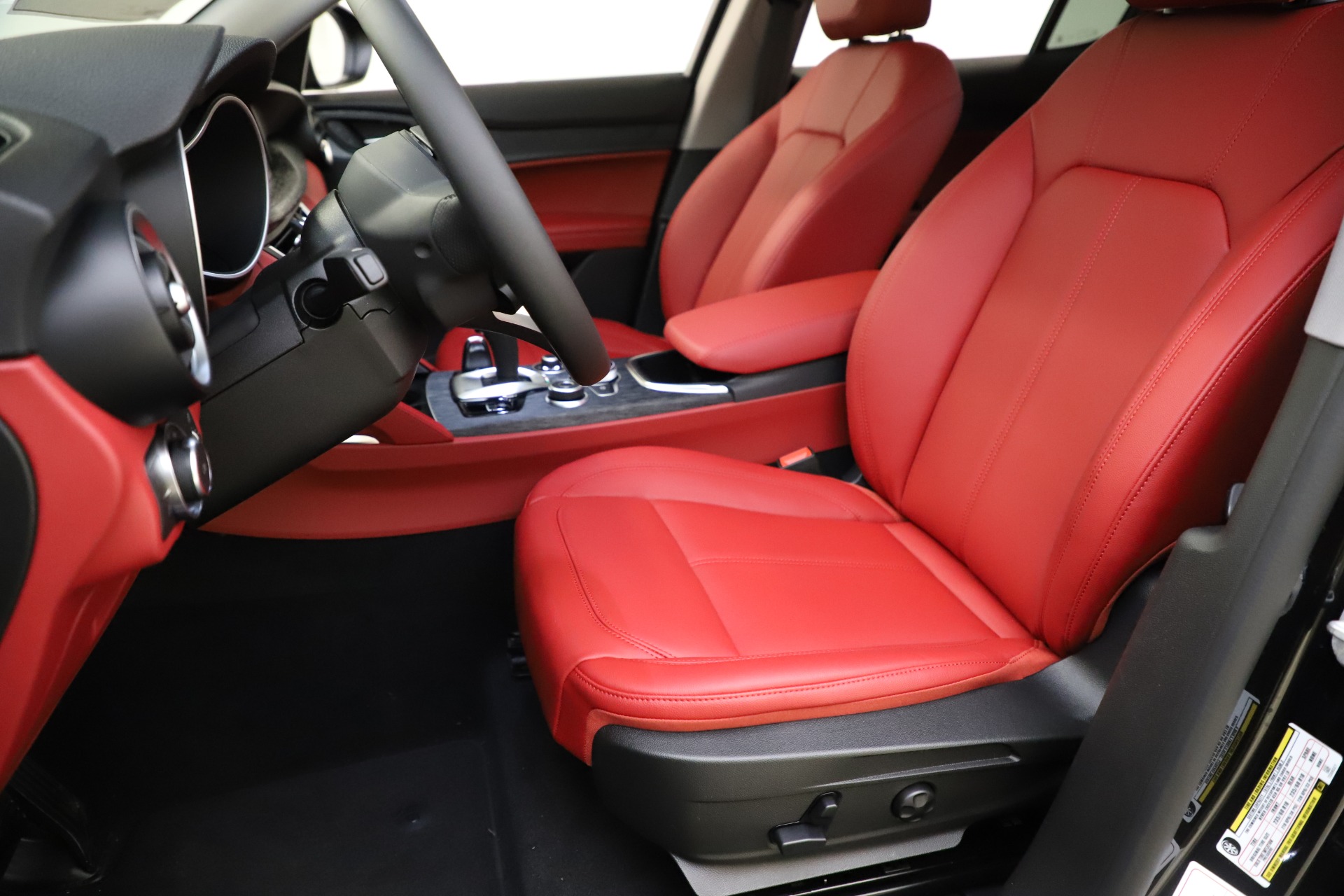 New-2021-Alfa-Romeo-Stelvio-Q4