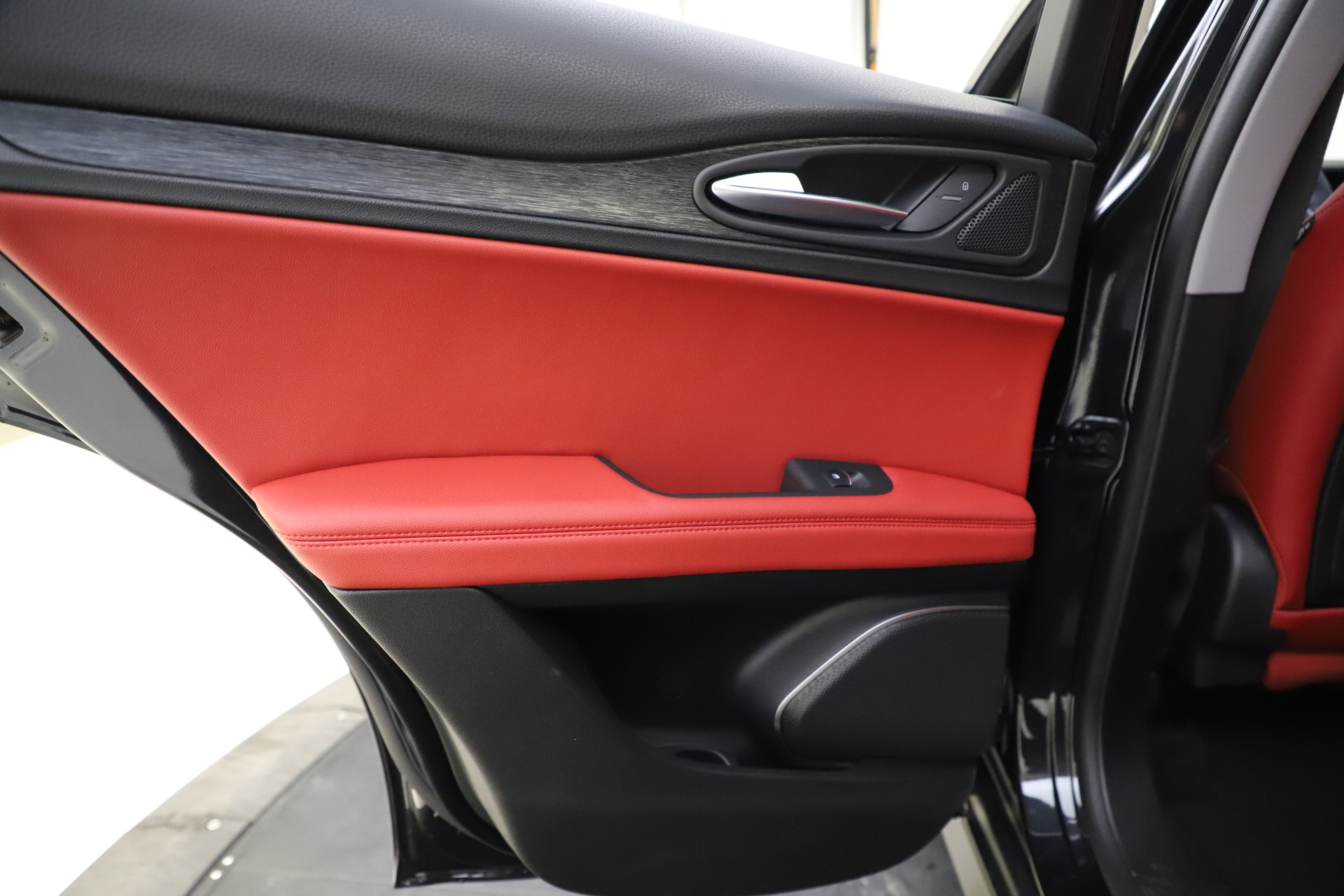 New-2021-Alfa-Romeo-Stelvio-Q4