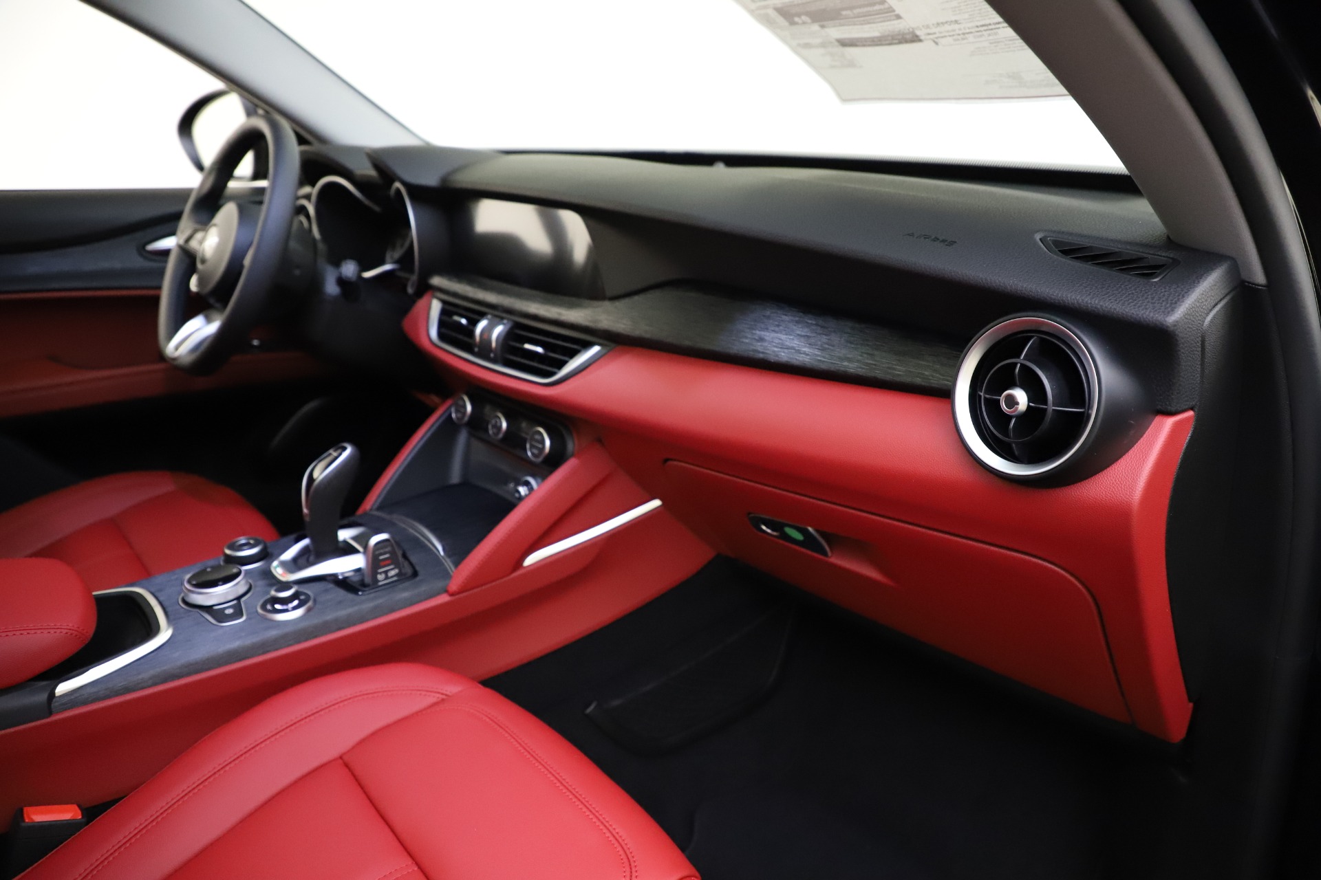 New-2021-Alfa-Romeo-Stelvio-Q4